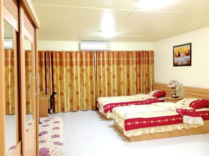 Photo of the whole room, Bed in SK Muang Thong Thani