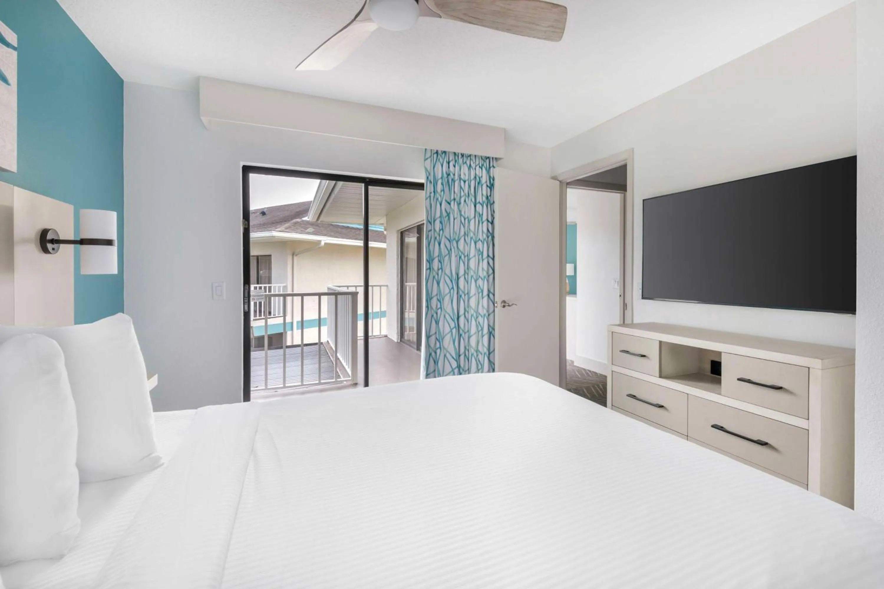 Bed in Hilton Vacation Club Aqua Sol Orlando West