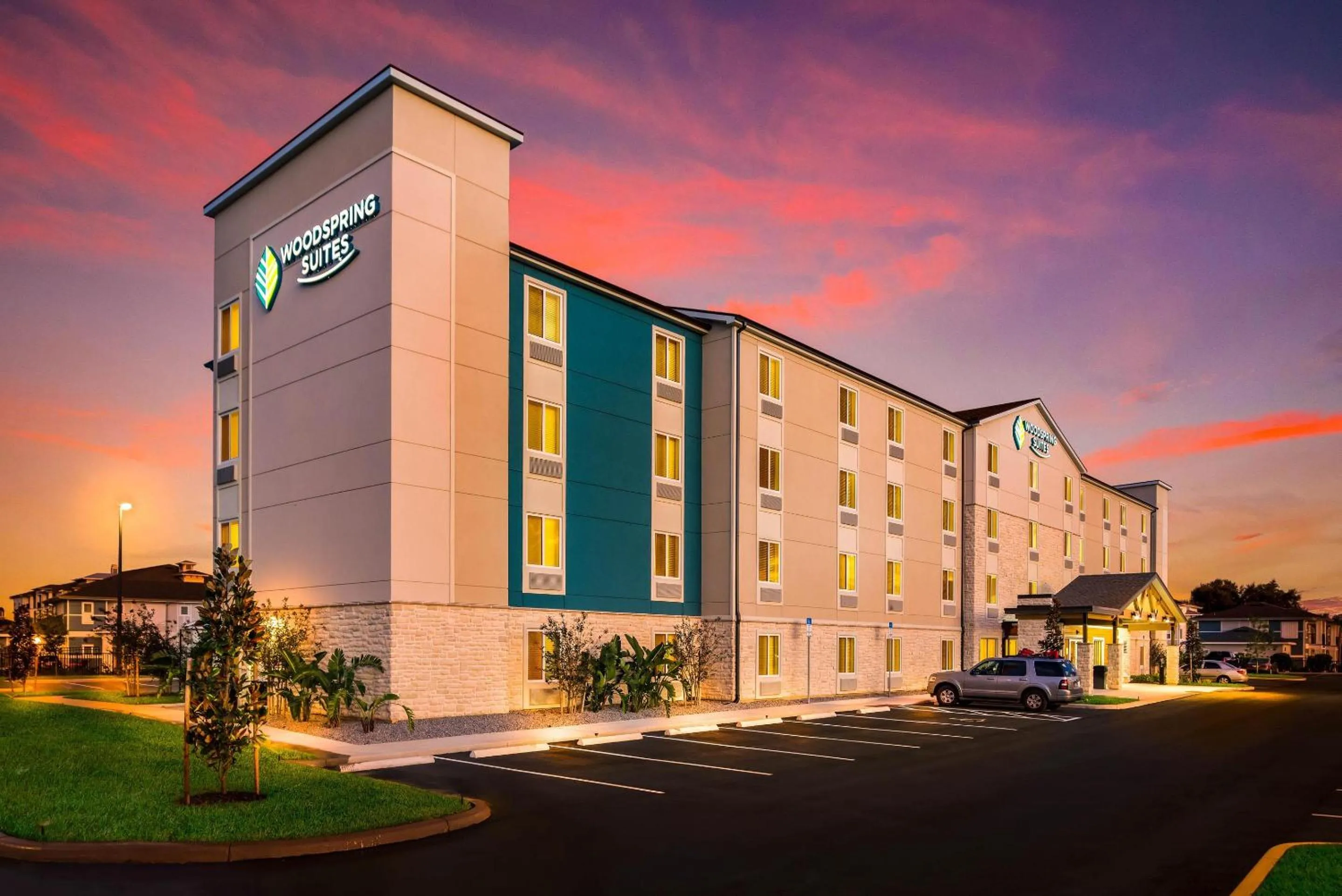 Property building in WoodSpring Suites Davenport FL