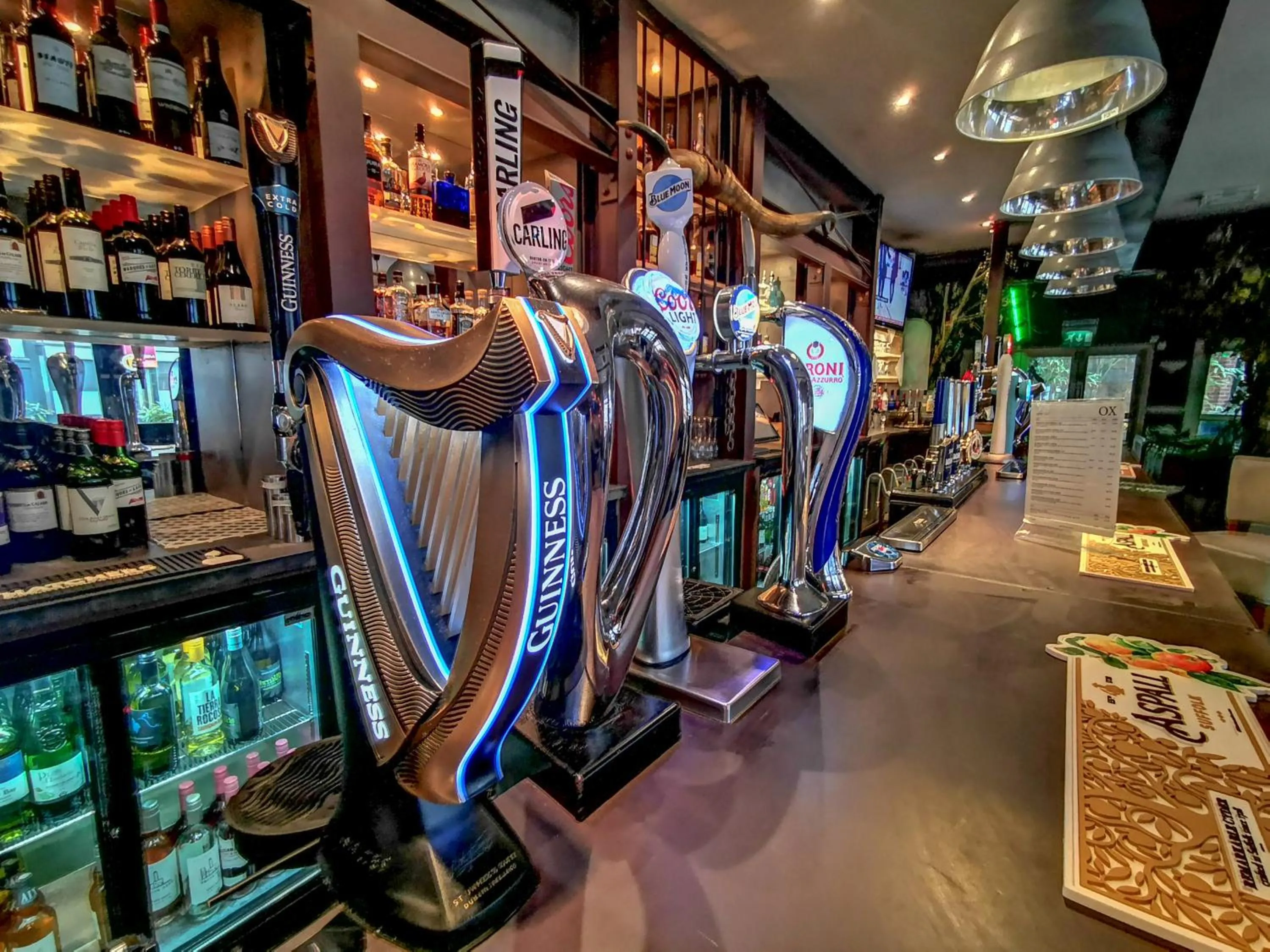 OX Hotel, Bar, & Grill