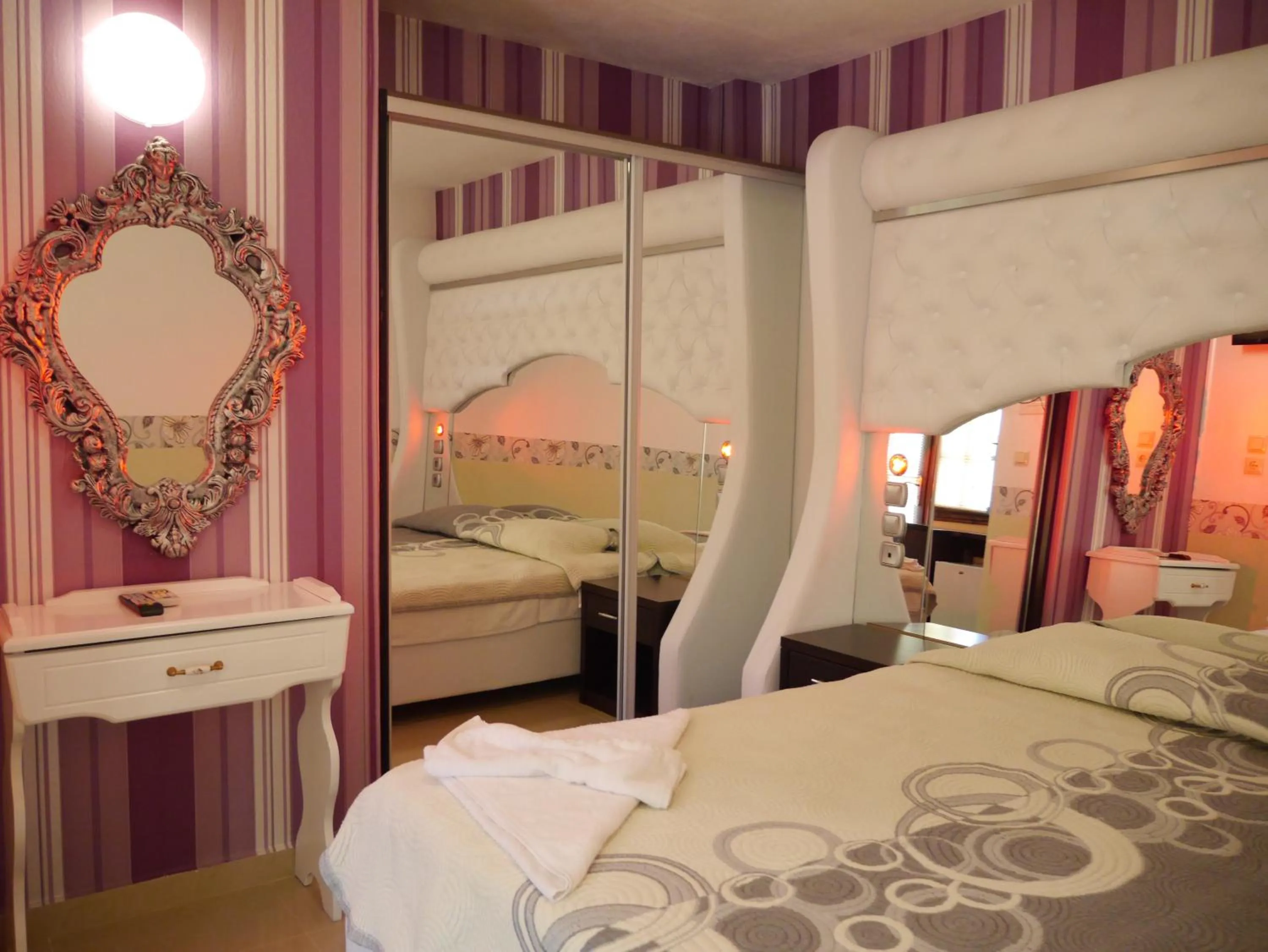 TV and multimedia, Bed in Blue Sea Beach Resort