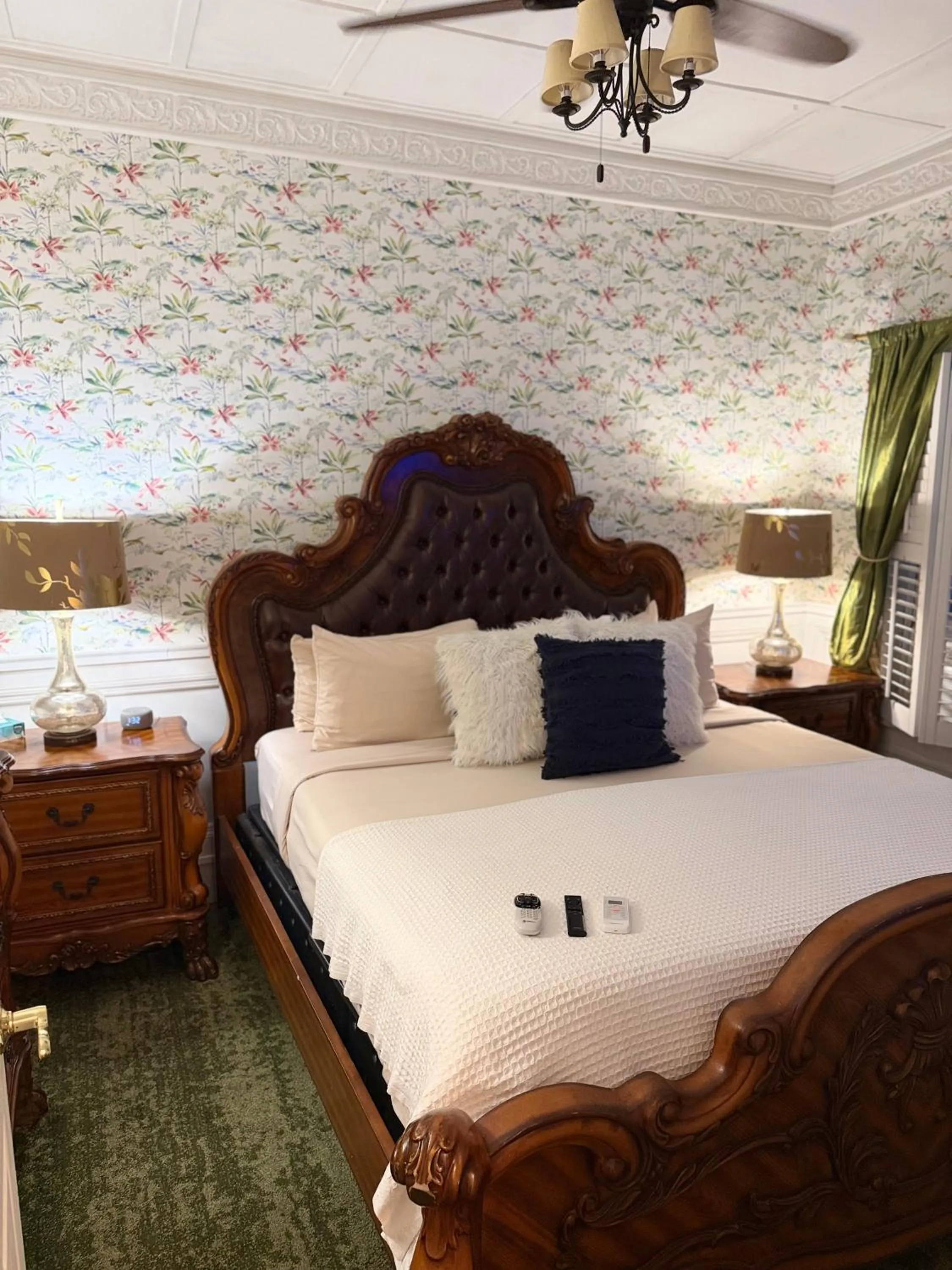 Casablanca Inn on the Bay