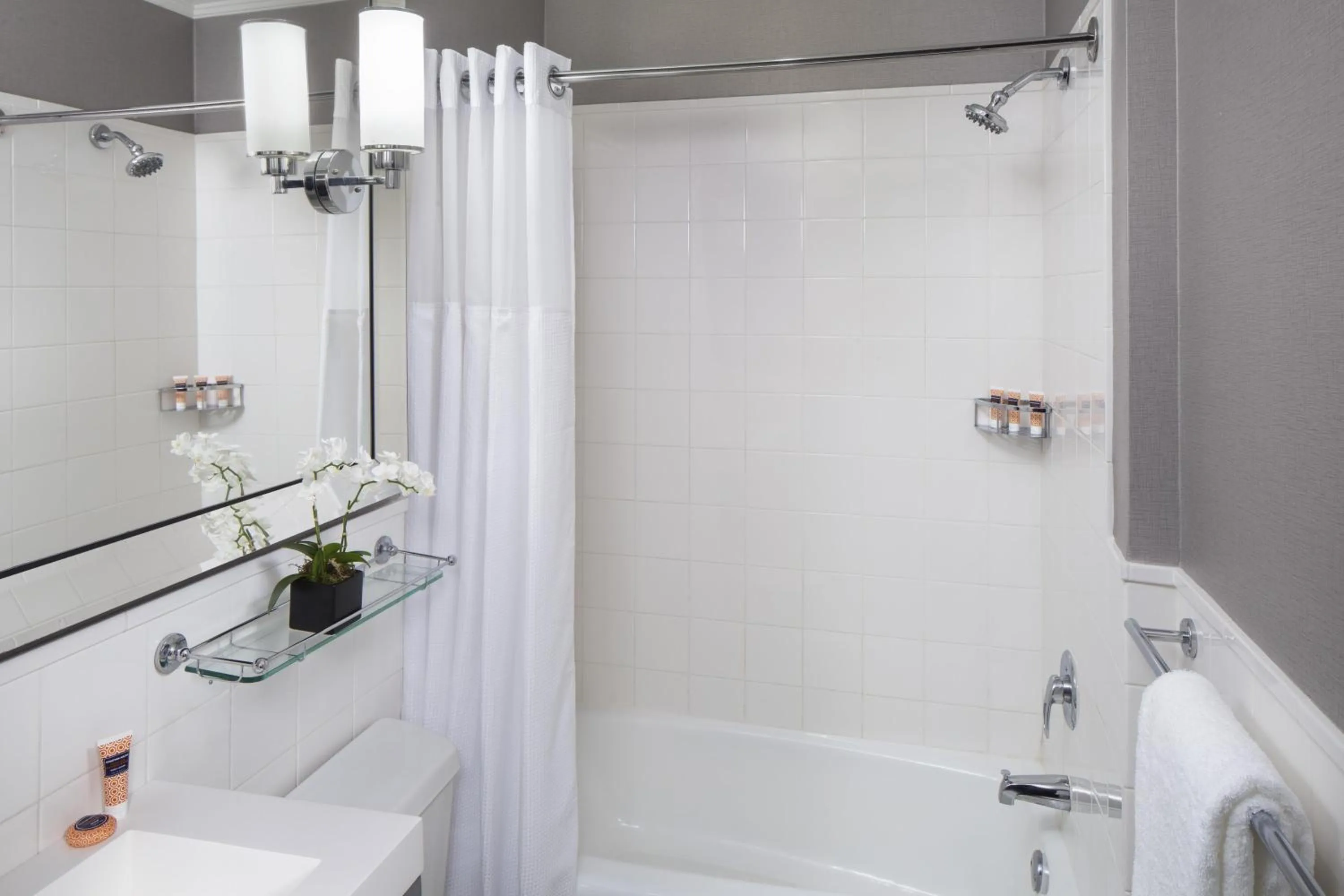 Bathroom in Park South Hotel, part of JdV by Hyatt