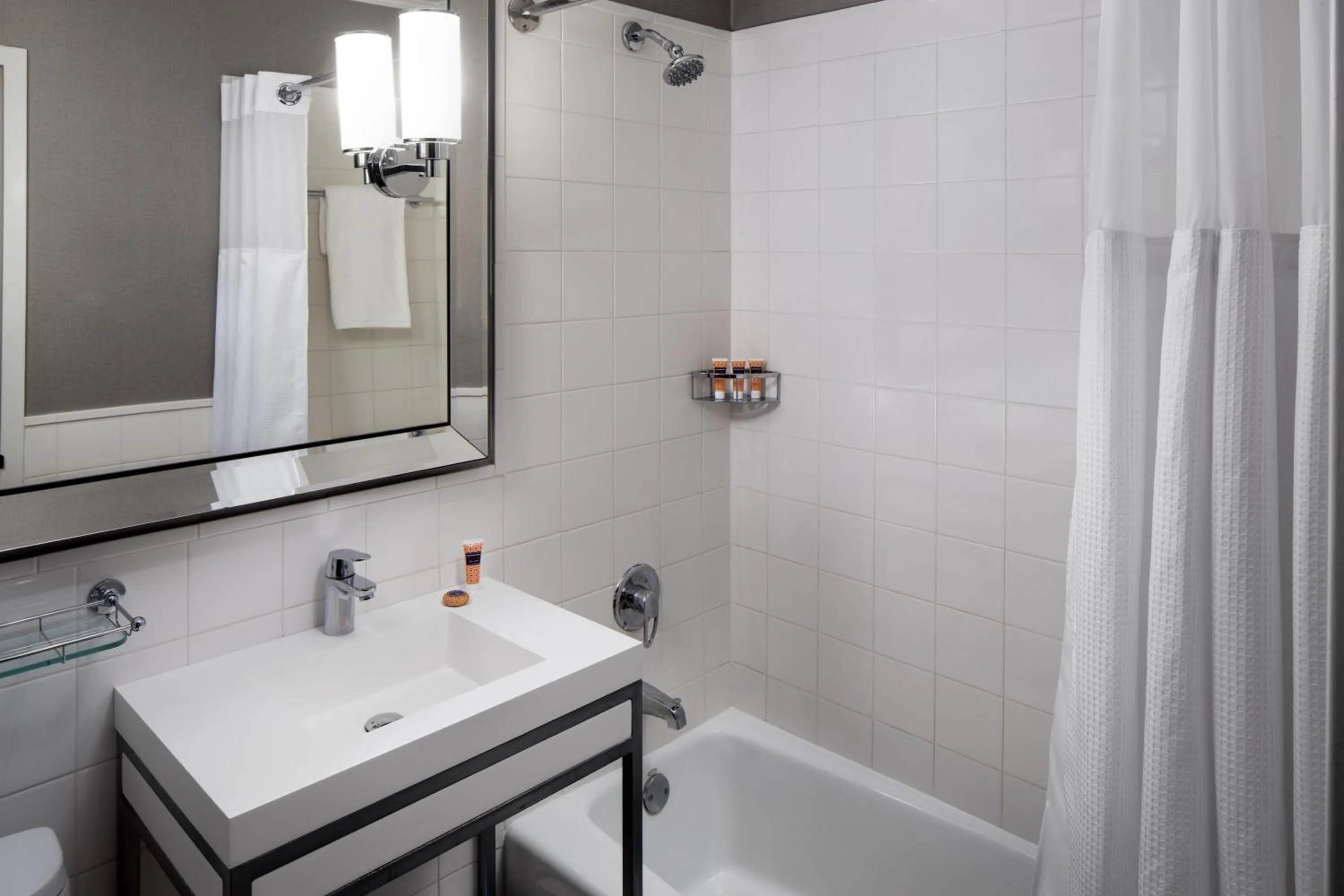 Bathroom in Park South Hotel, part of JdV by Hyatt