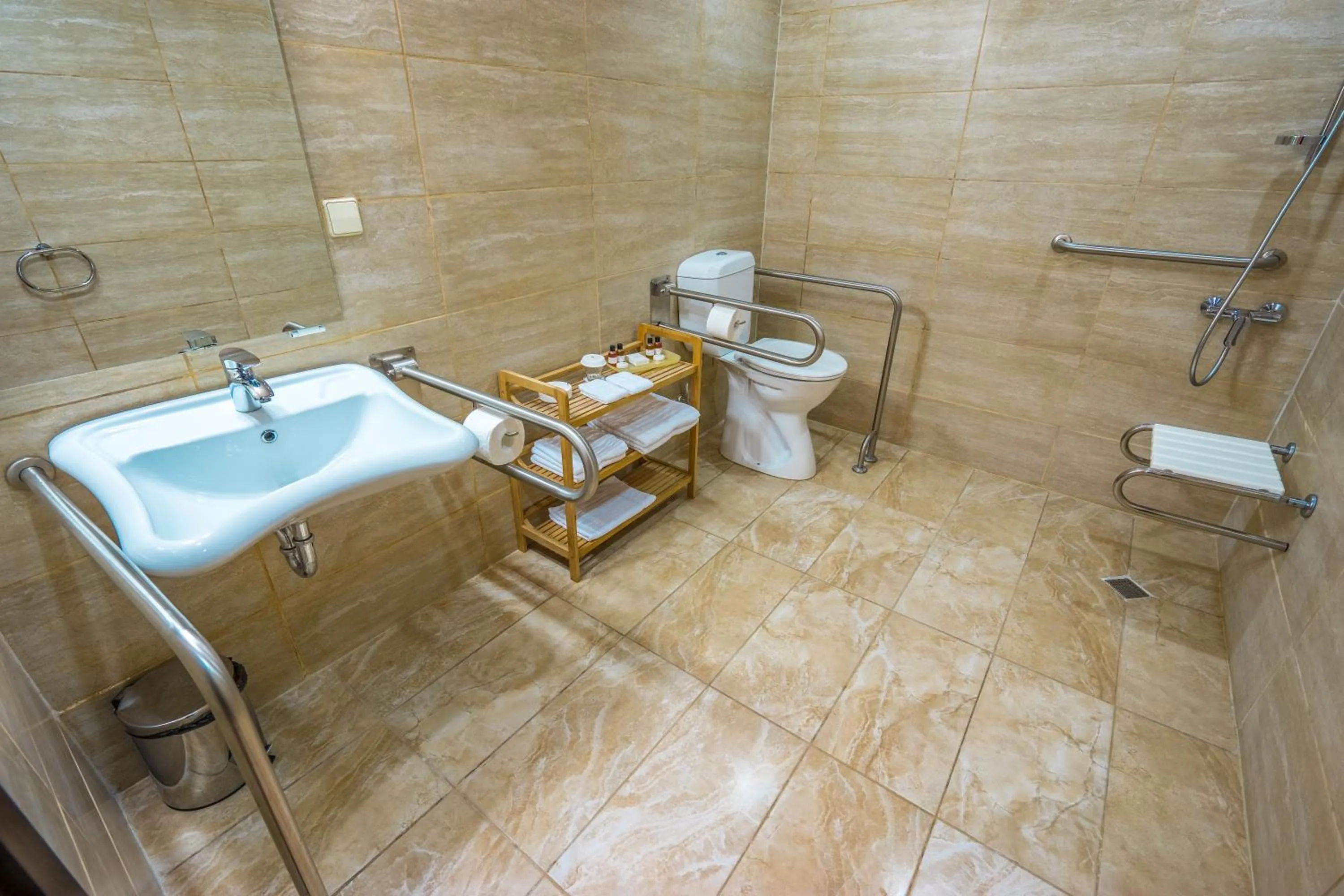 Bathroom in Hotel Lomsia