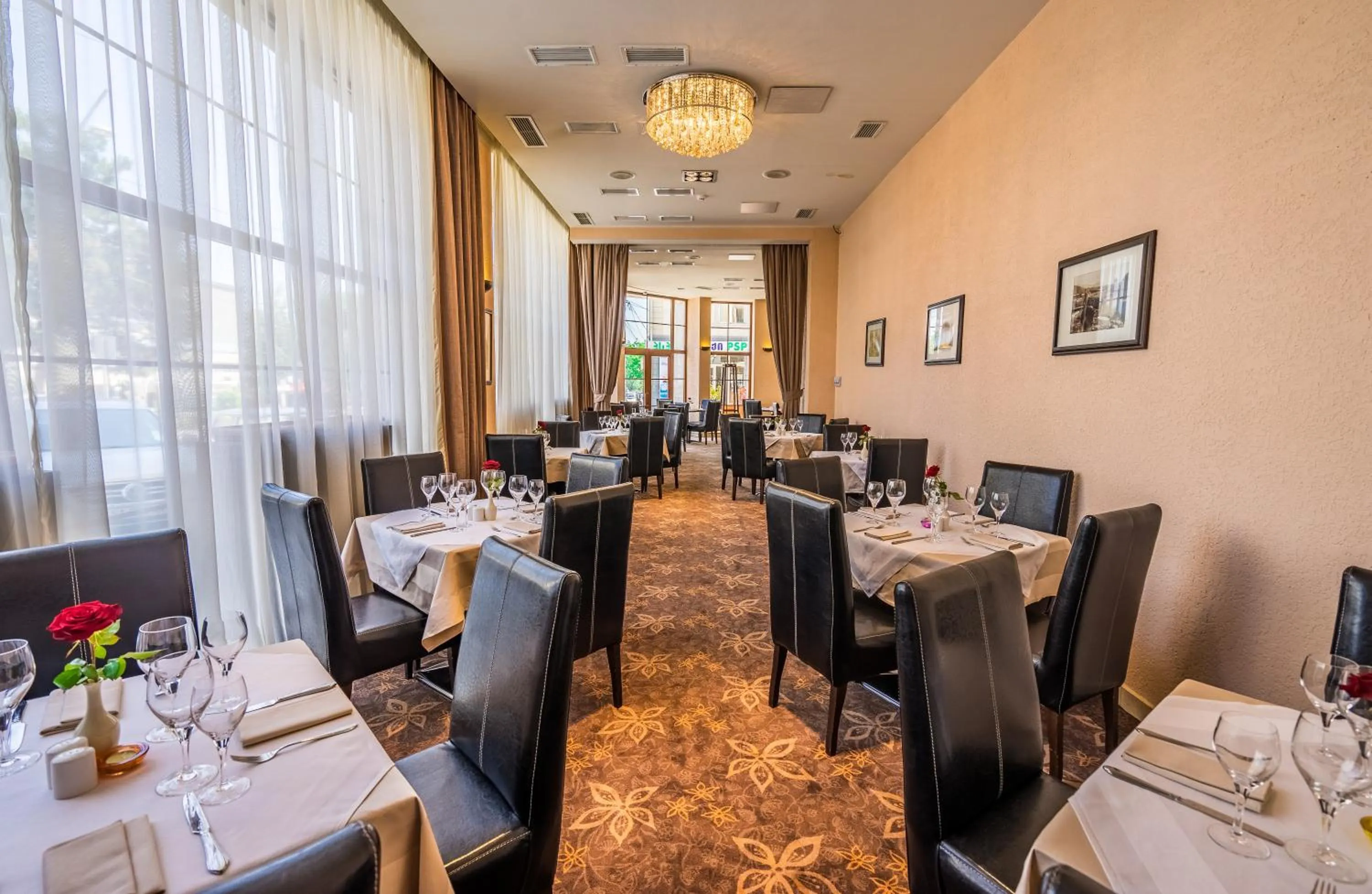 Dining area in Hotel Lomsia