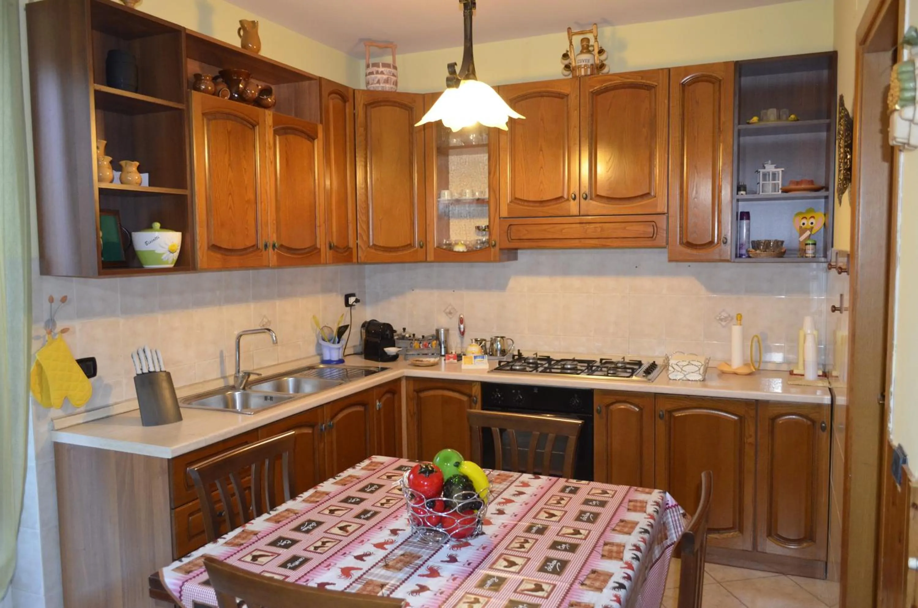 Communal kitchen in B&B Le Colonne