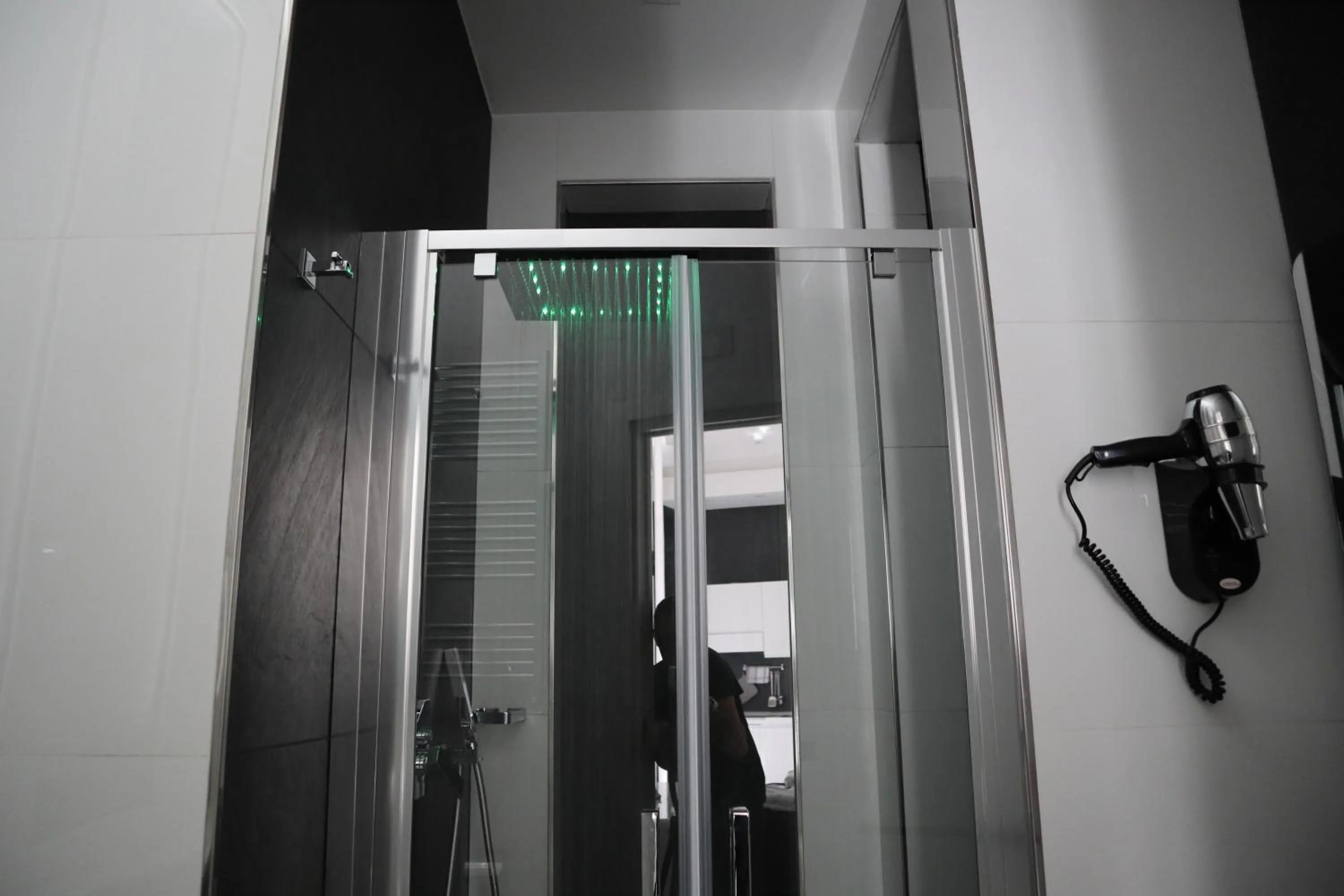 Shower in Rettifilo 201 Exclusive Rooms