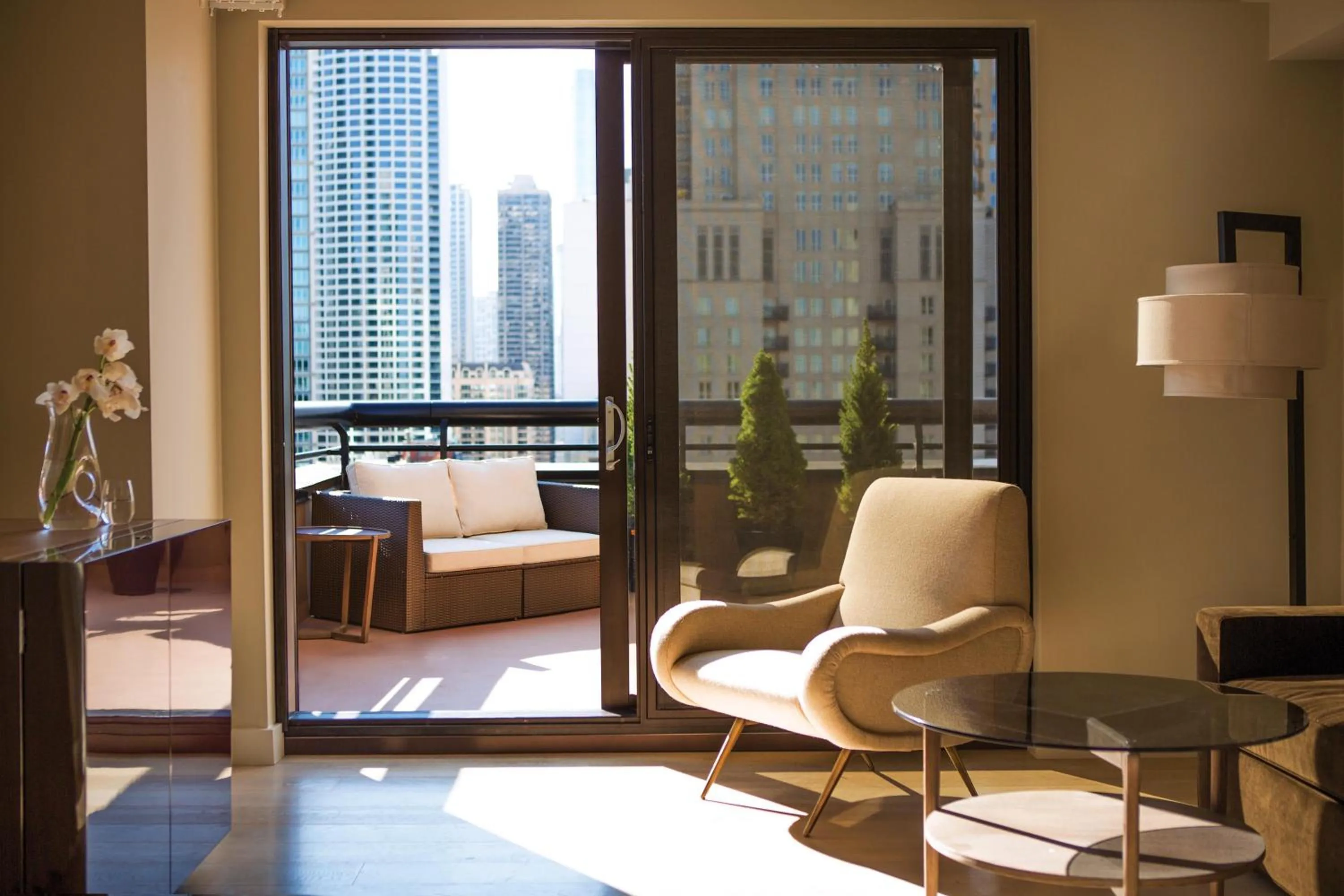 Photo of the whole room in Thompson Chicago, by Hyatt