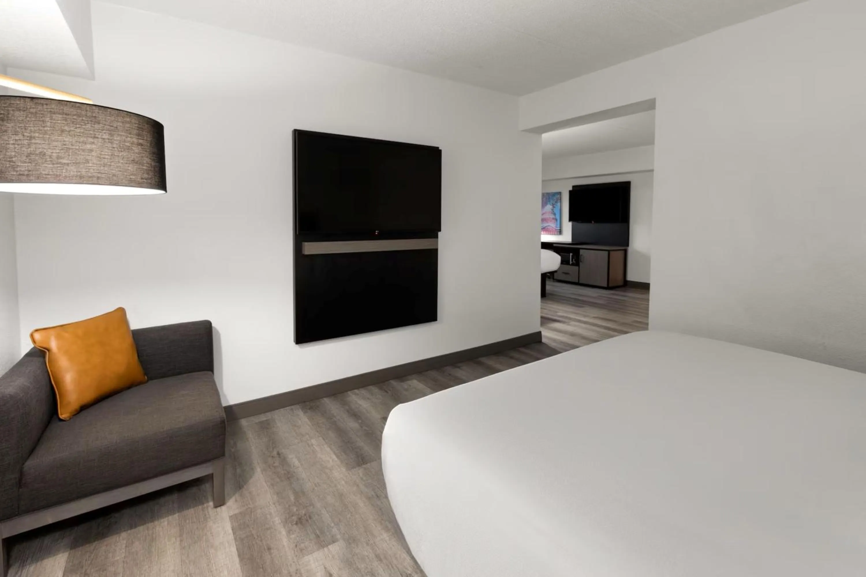 Photo of the whole room, Bed in Holiday Inn Express & Suites Washington DC - NoMA by IHG