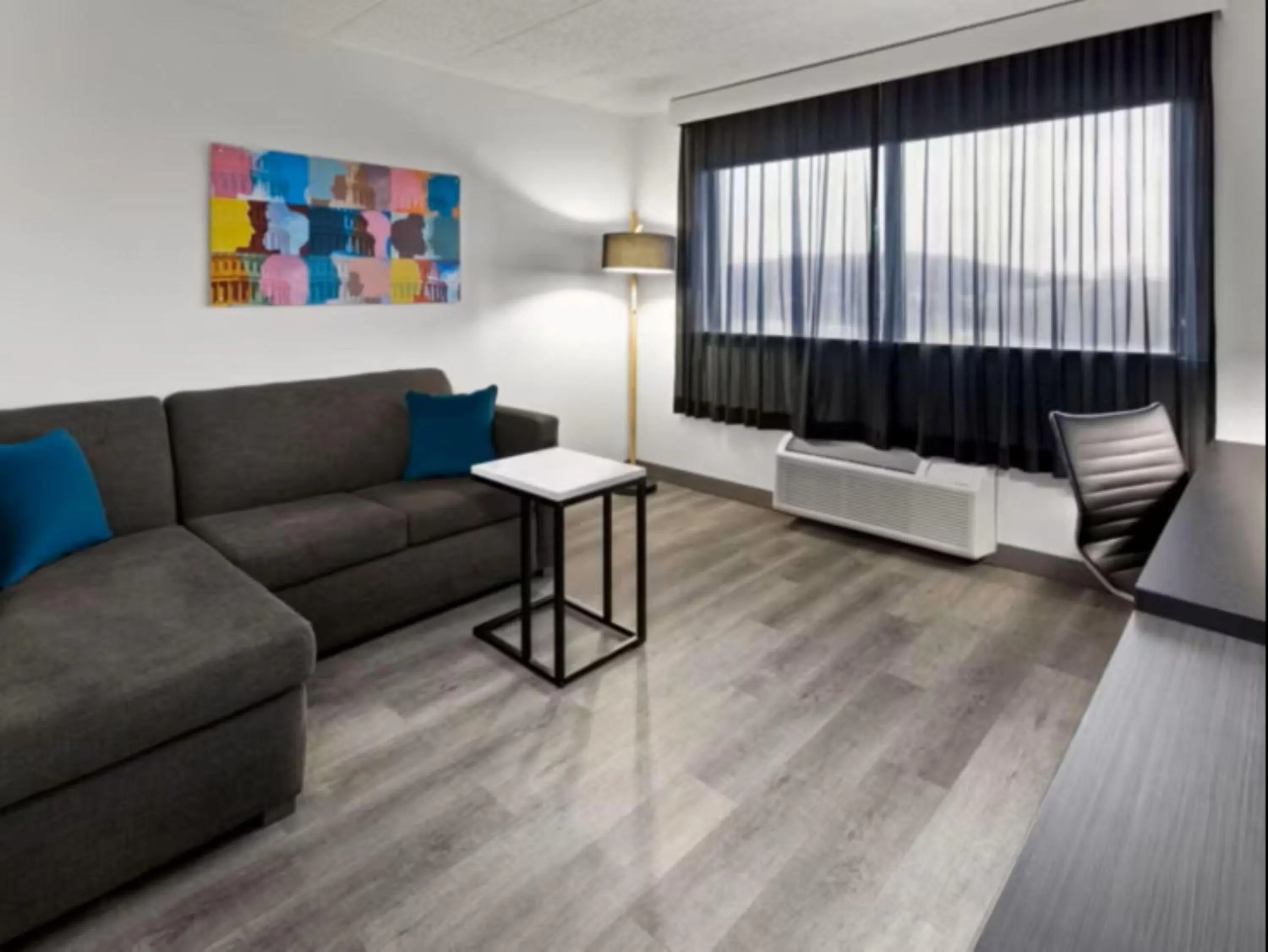 Living room in Holiday Inn Express & Suites Washington DC - NoMA by IHG