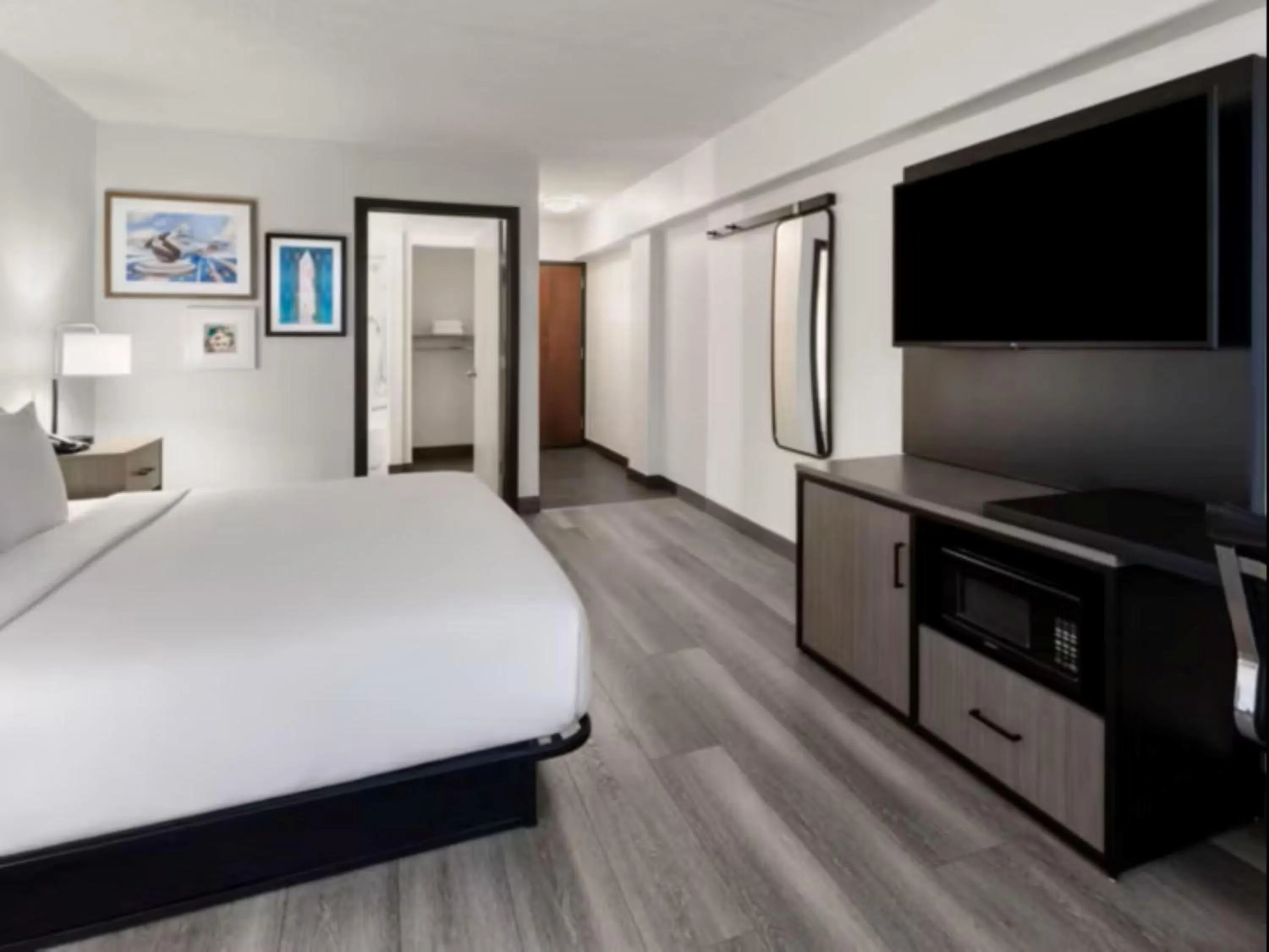 Photo of the whole room, Bed in Holiday Inn Express & Suites Washington DC - NoMA by IHG