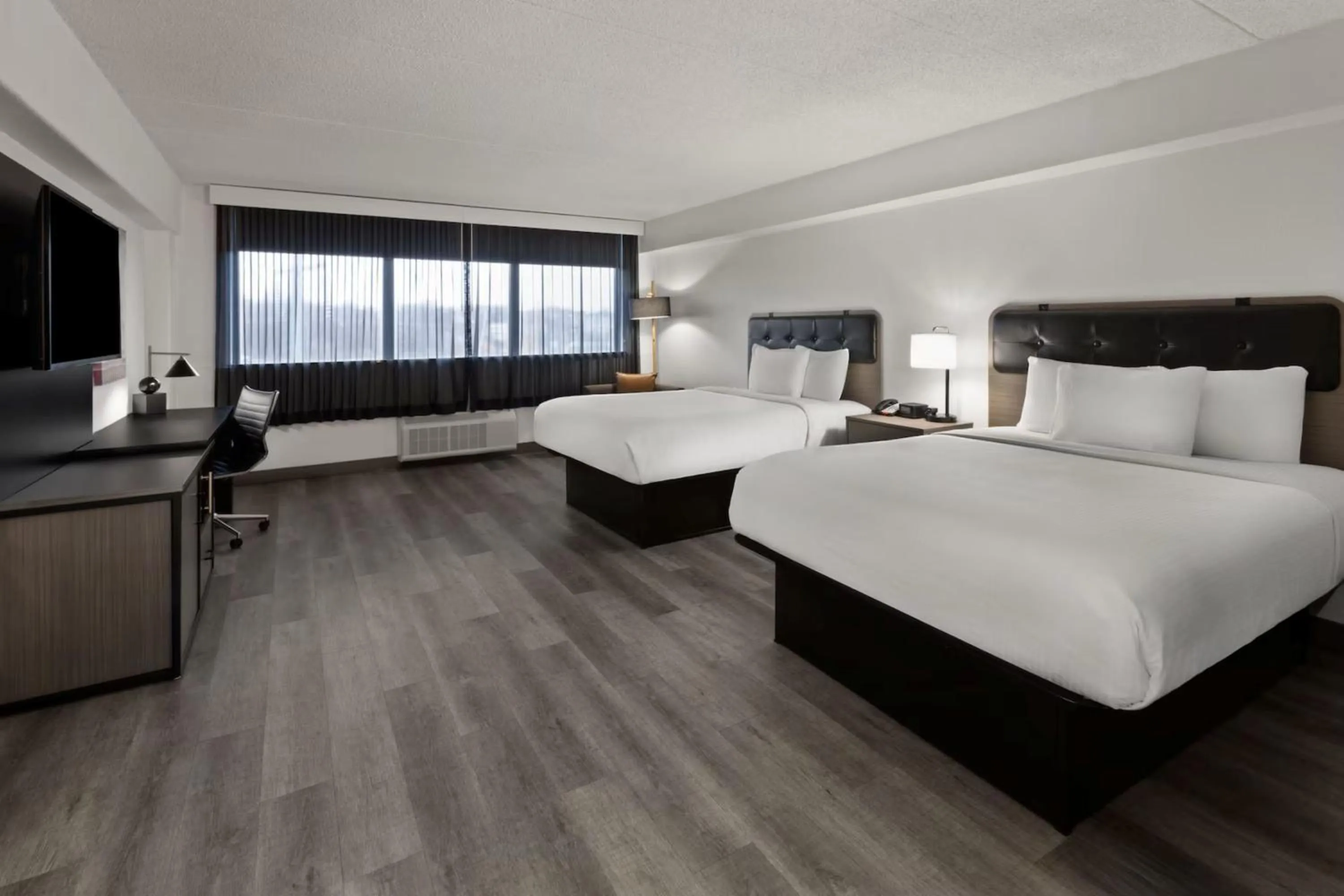 Photo of the whole room, Bed in Holiday Inn Express & Suites Washington DC - NoMA by IHG
