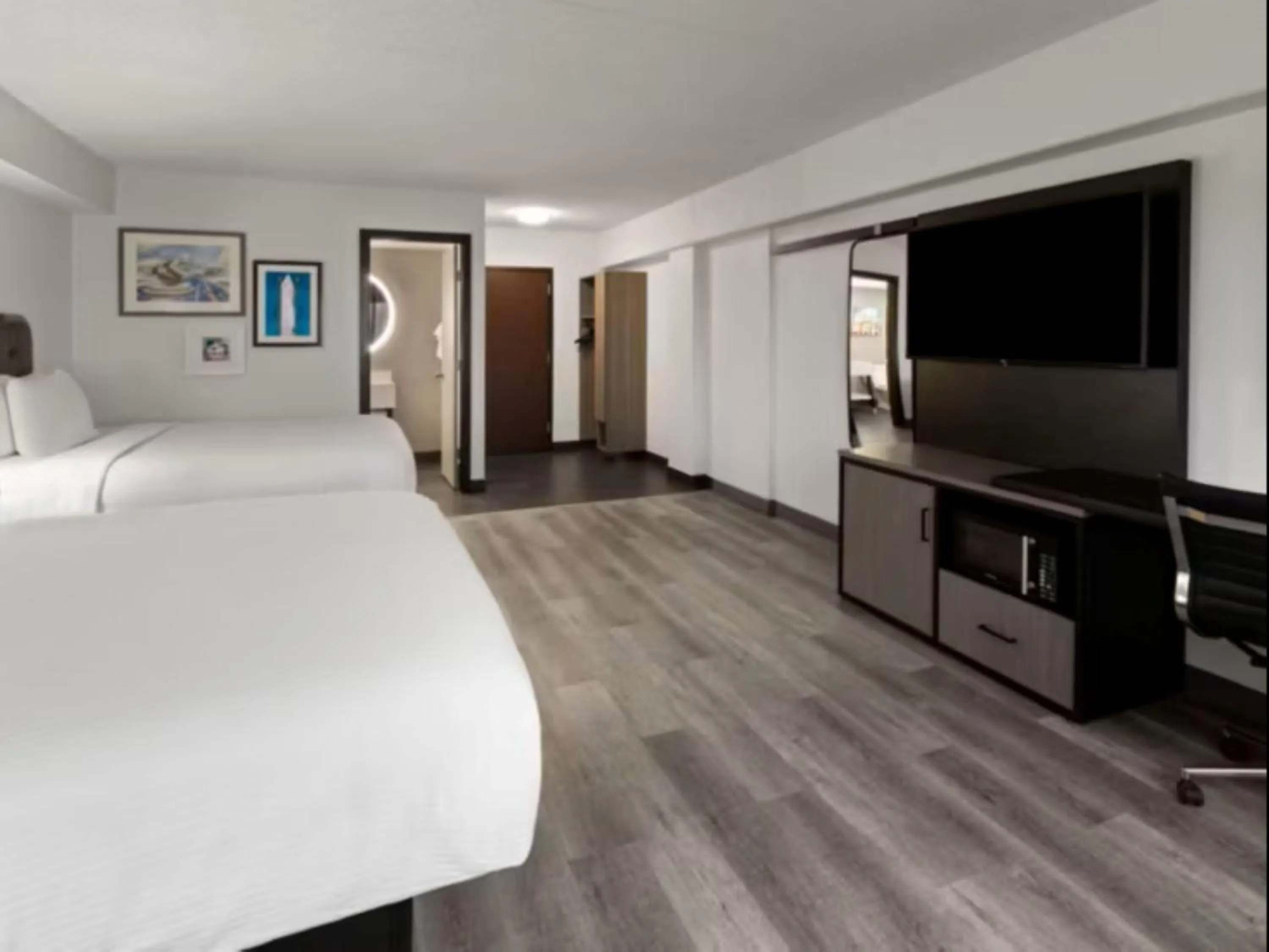 Bed in Holiday Inn Express & Suites Washington DC - NoMA by IHG
