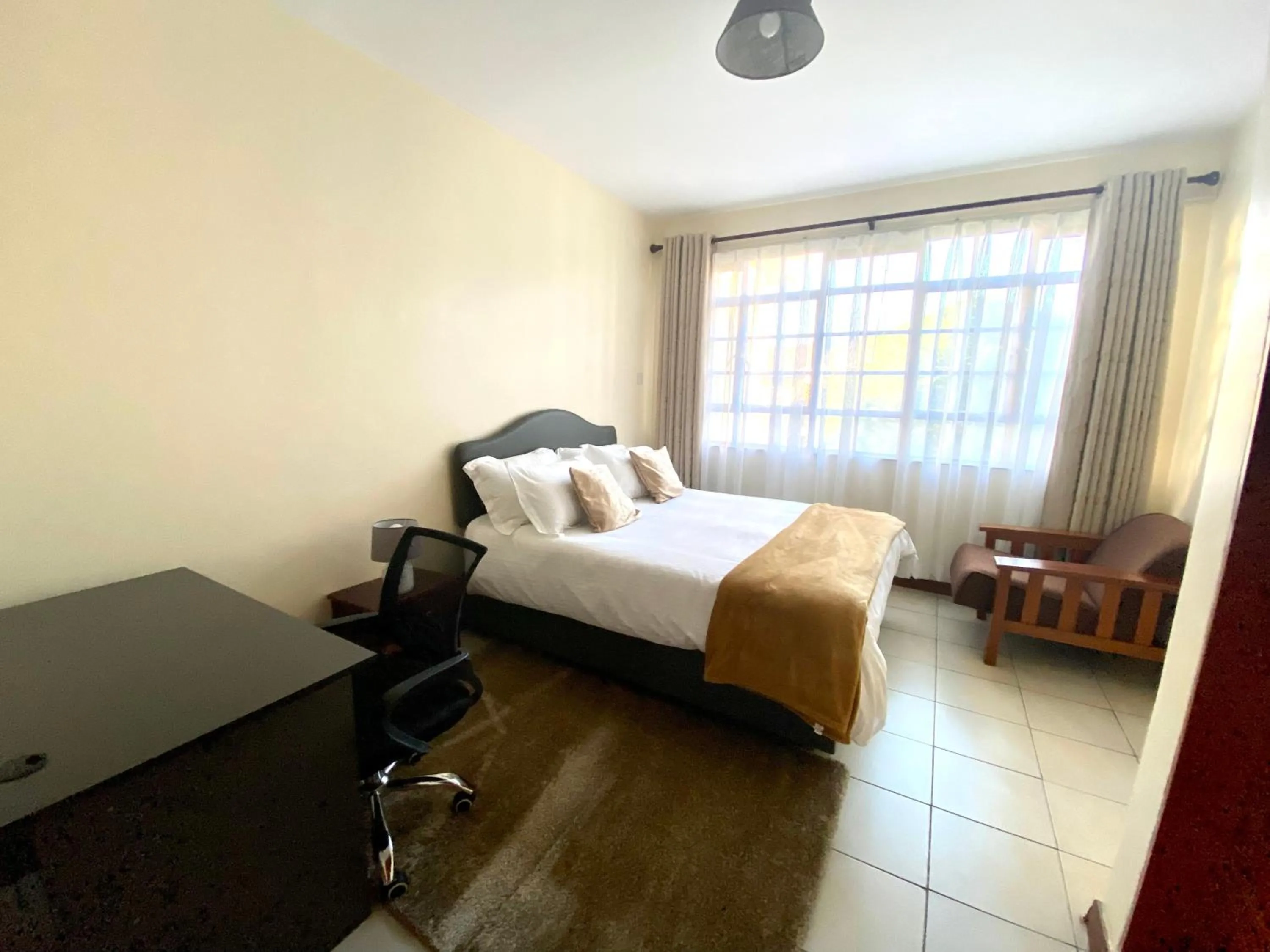 Photo of the whole room, Bed in Takdiri Homes