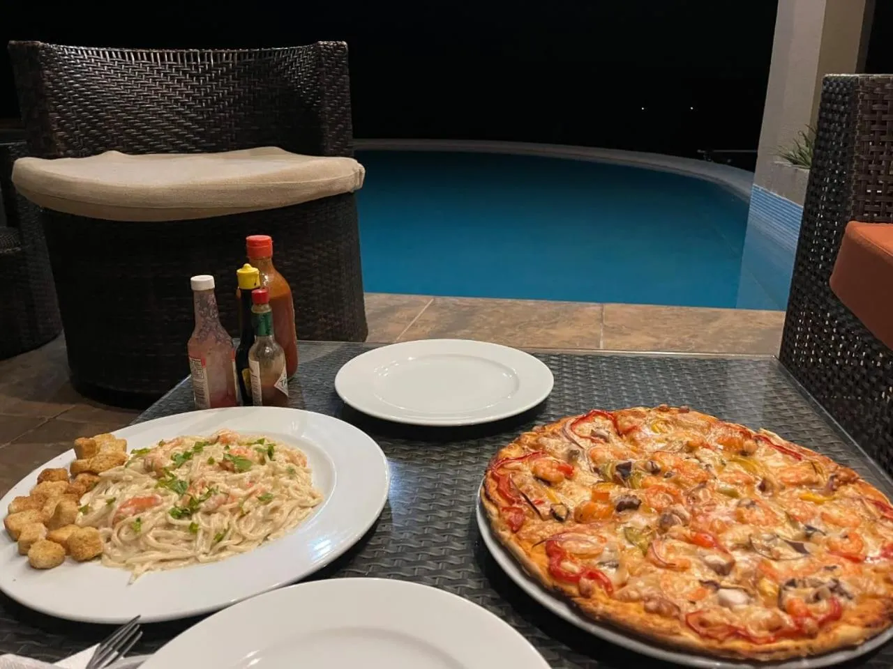 Restaurant/places to eat in Pacific King Hotel