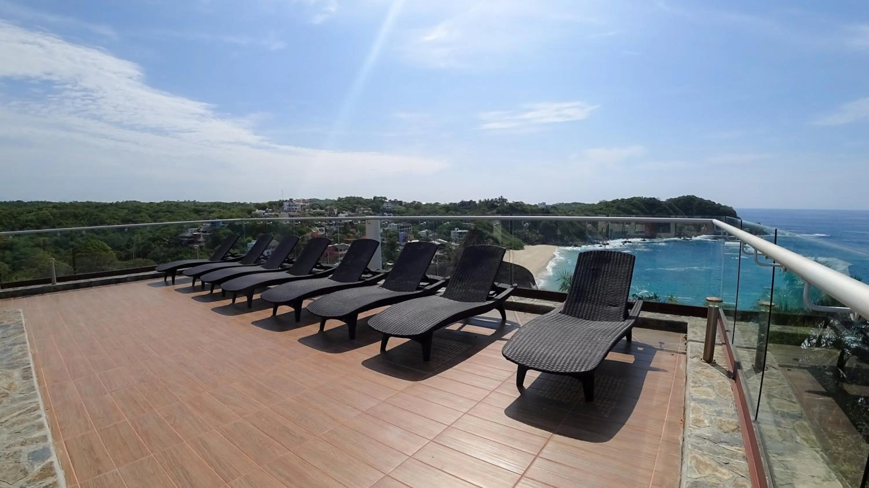 Swimming pool in Pacific King Hotel