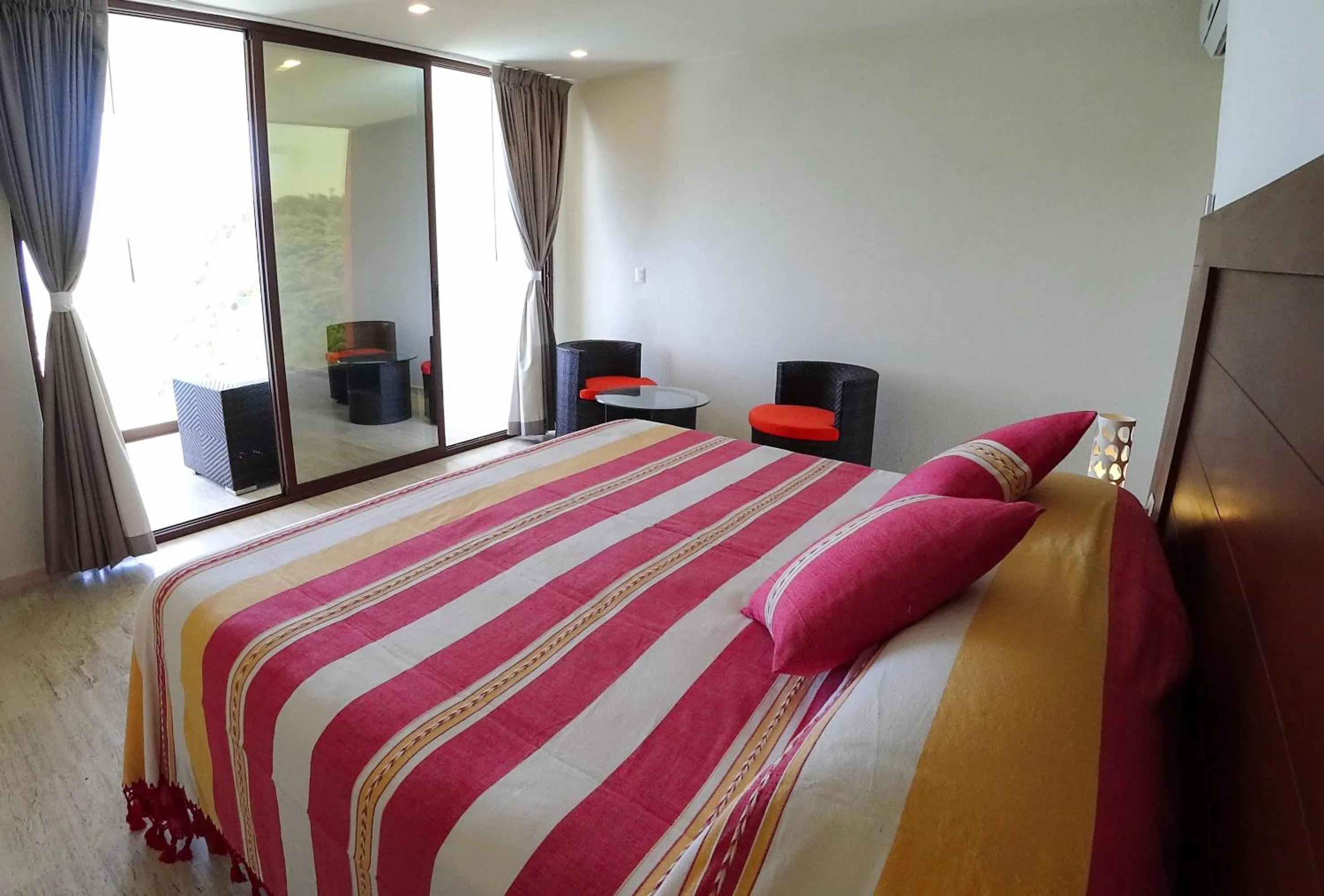 Bed in Pacific King Hotel