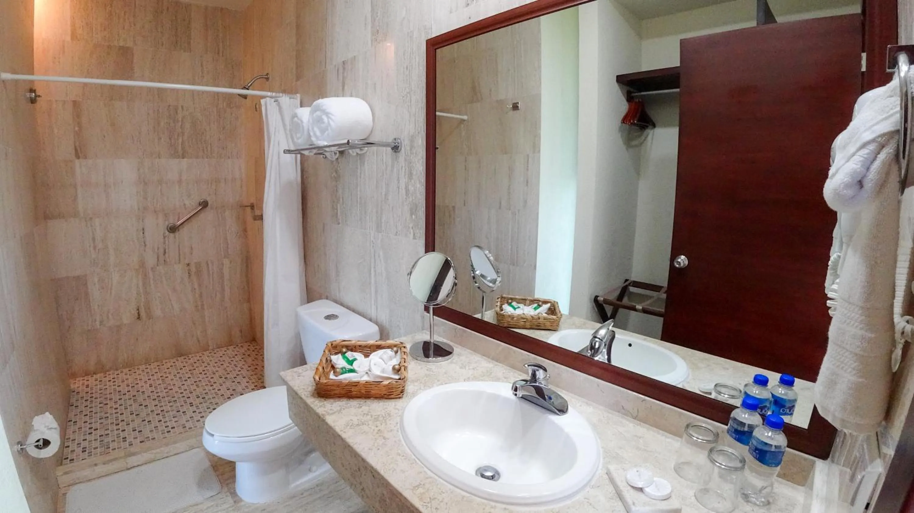 Bathroom in Pacific King Hotel