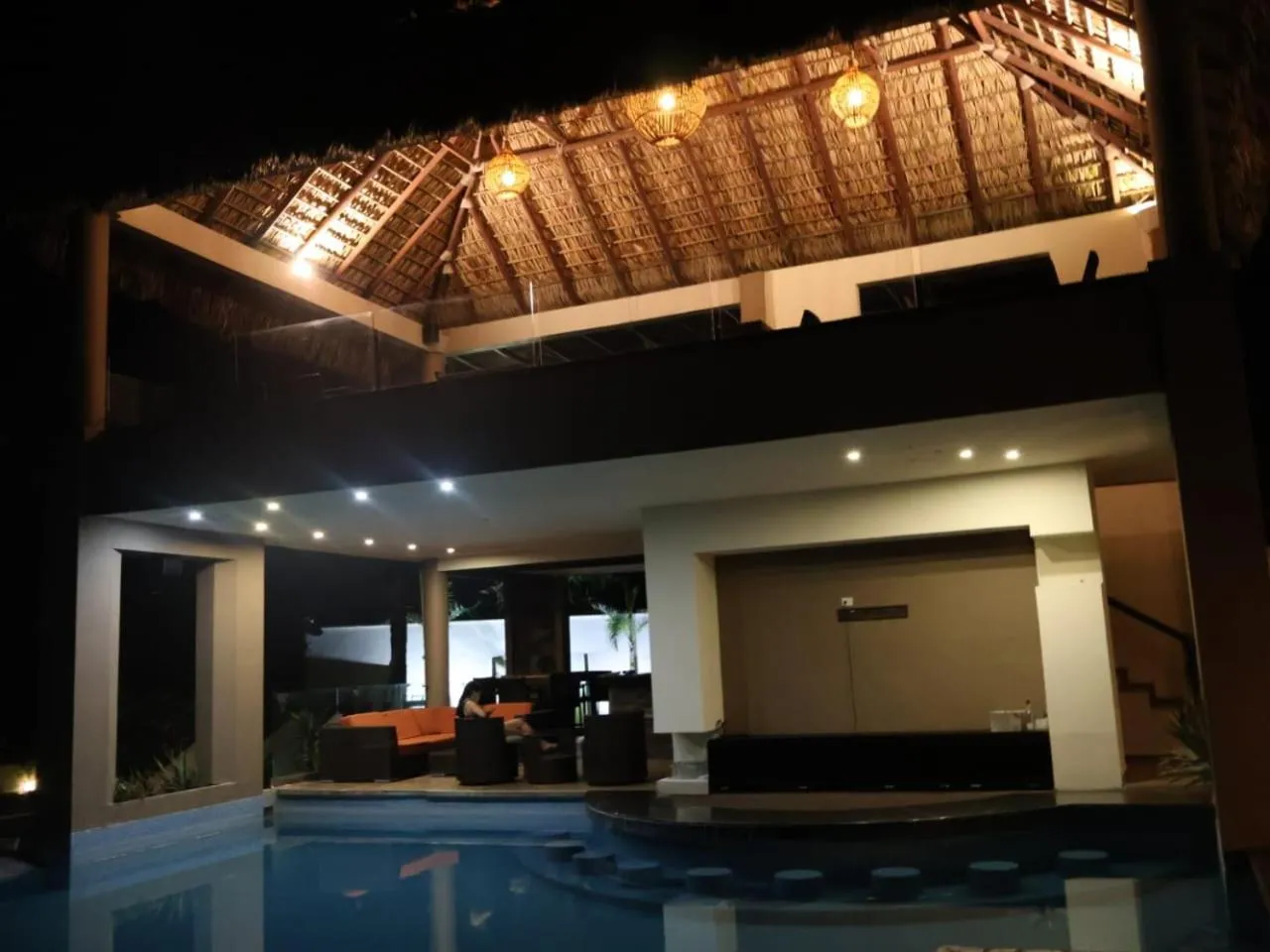 Restaurant/places to eat in Pacific King Hotel