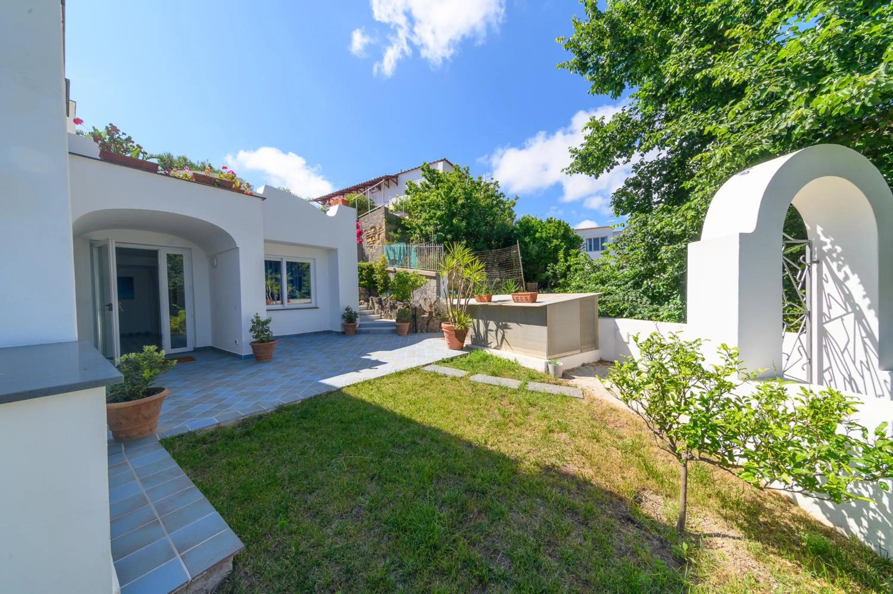 Property building in Sorgeto Garden