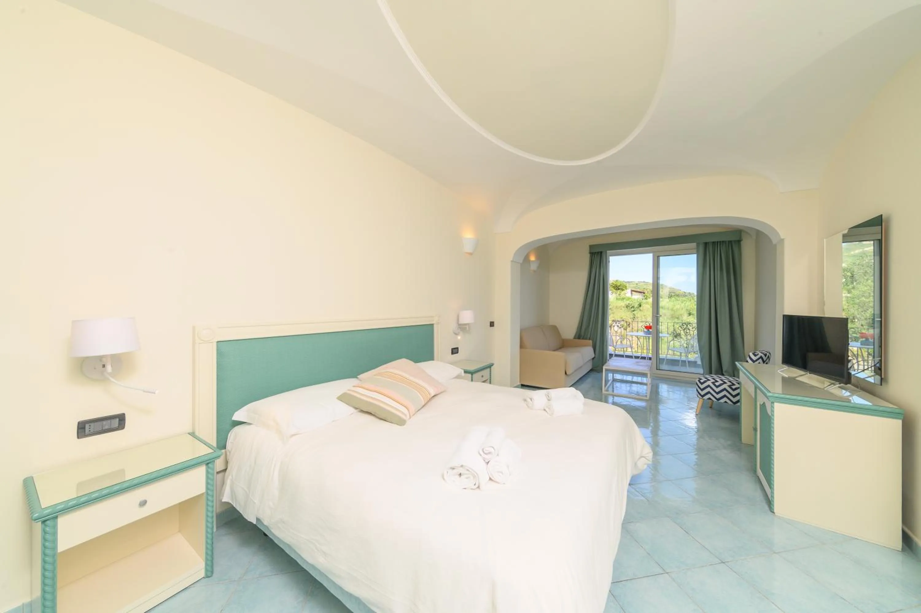 Bedroom, Bed in Sorgeto Garden