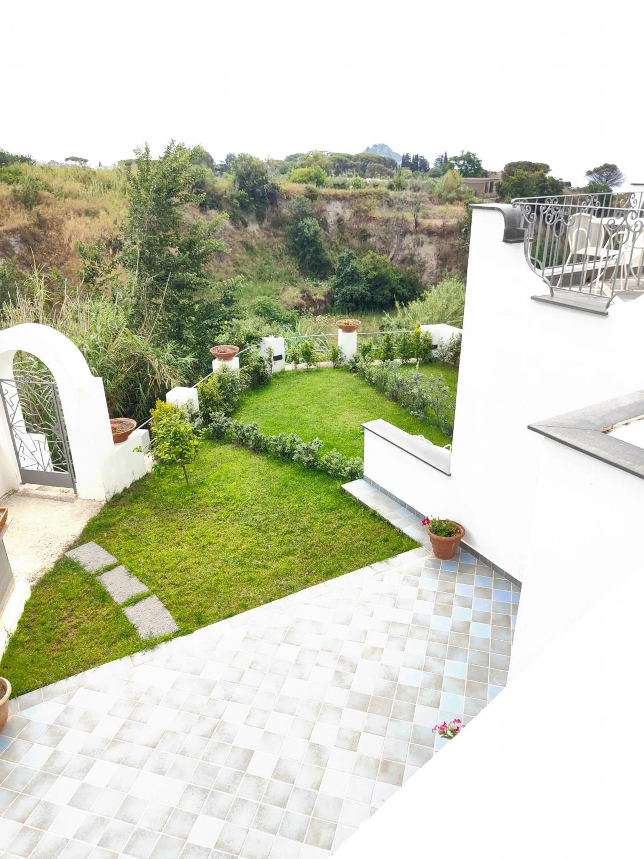 Bird's eye view in Sorgeto Garden