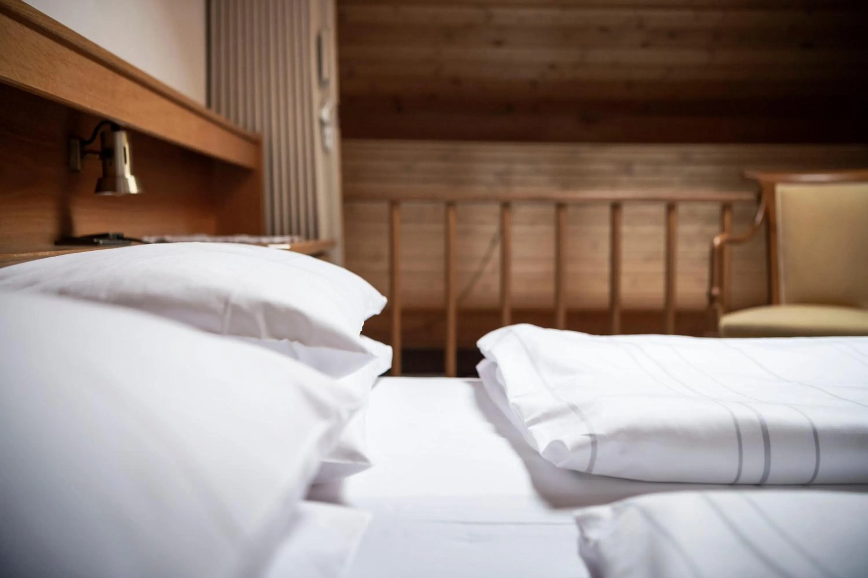 Photo of the whole room, Bed in Post Residence