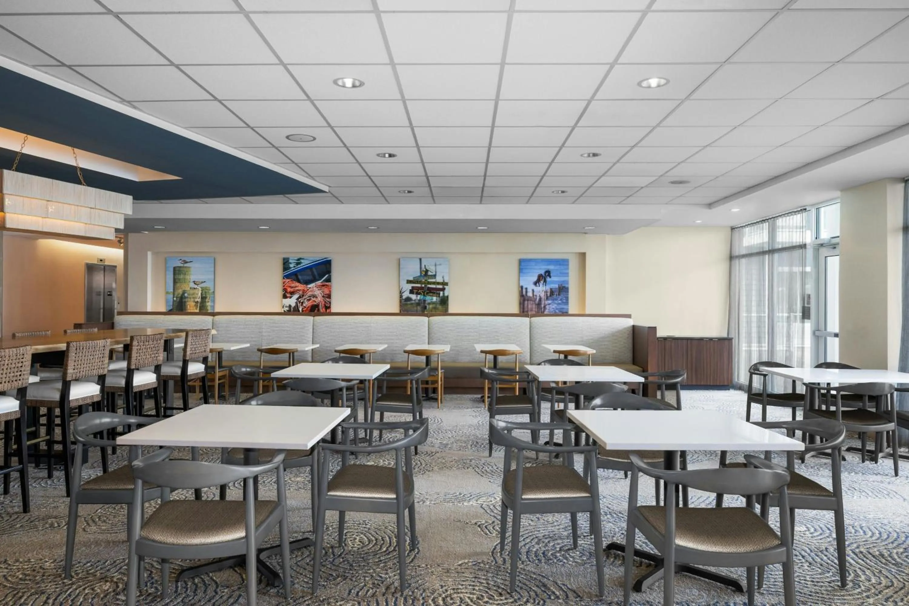 Breakfast in Fairfield Inn & Suites by Marriott Chincoteague Island Waterfront