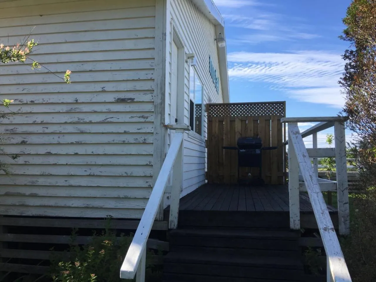 Day in Baywatch Lighthouse Cottages & Motel