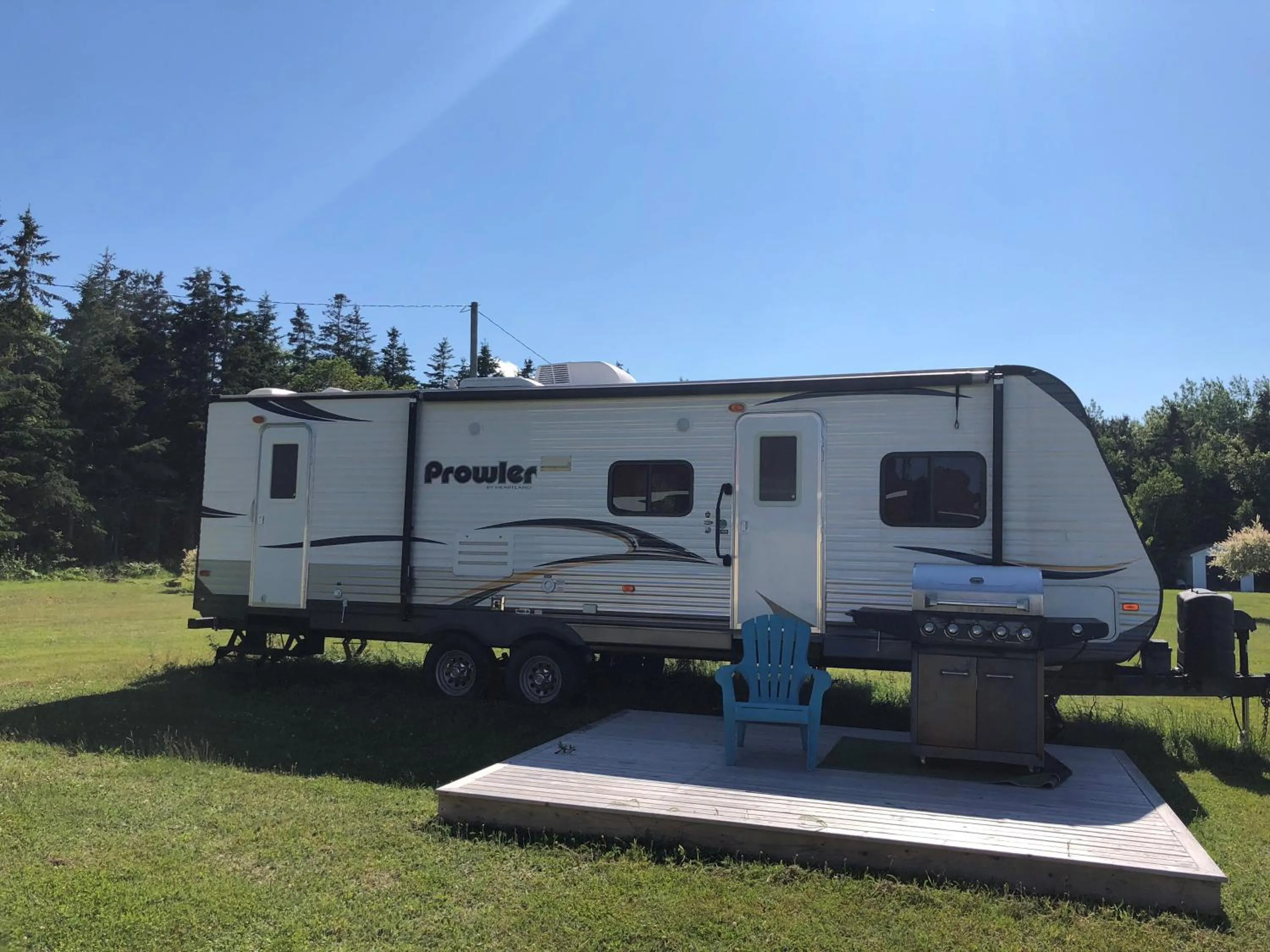 Day in Baywatch Lighthouse Cottages & Motel