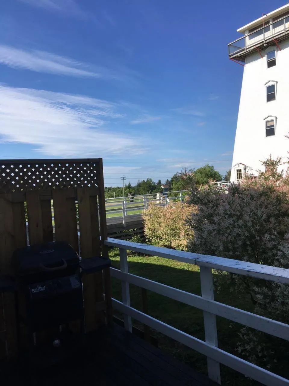 Day in Baywatch Lighthouse Cottages & Motel