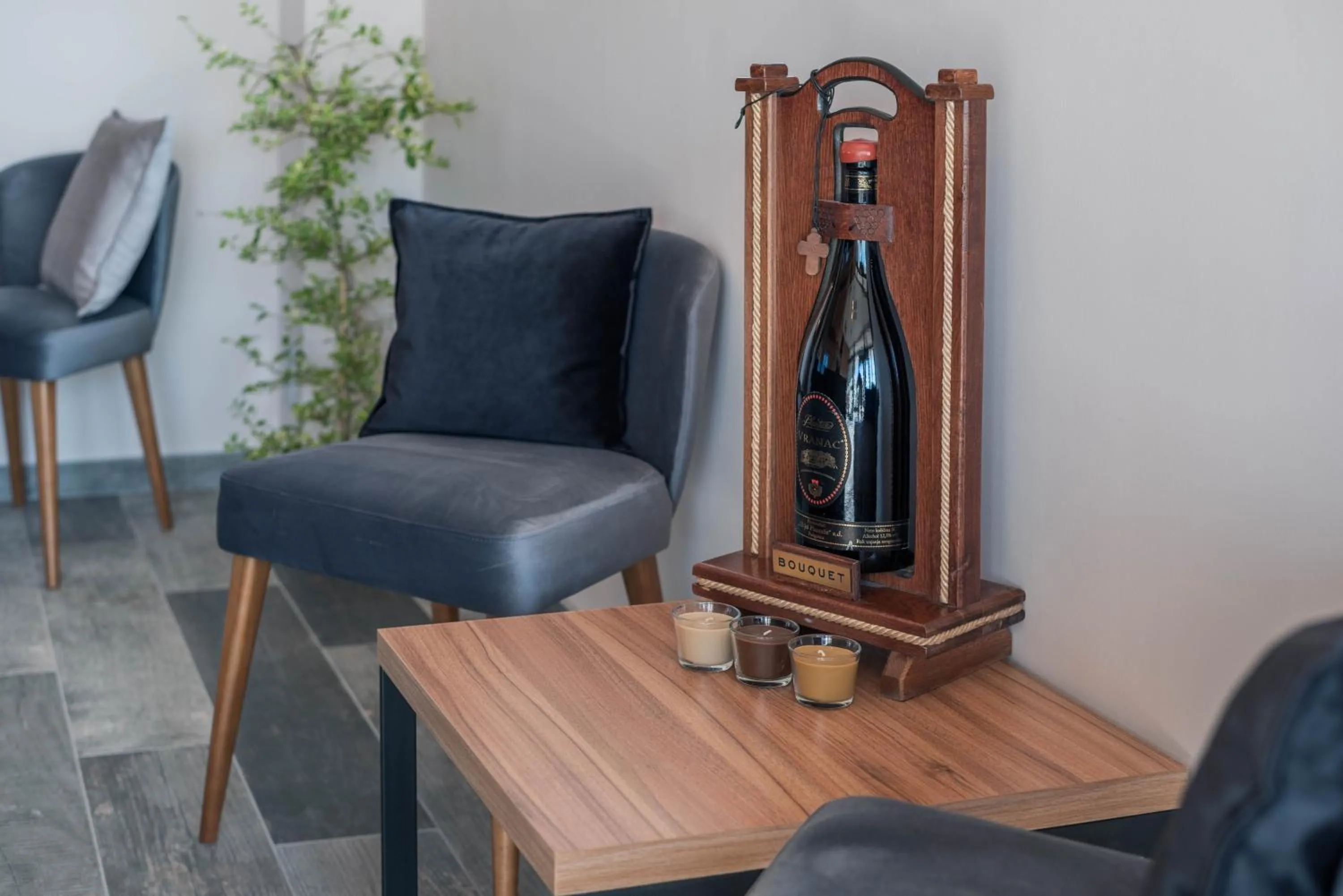 Seating area in Hotel Aloha