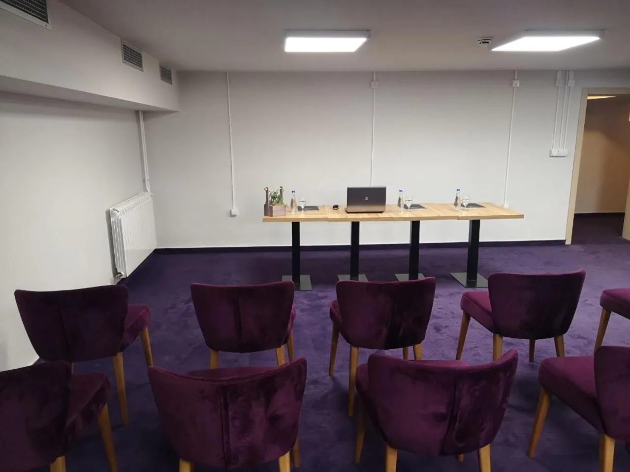 Business facilities in Hotel Aloha