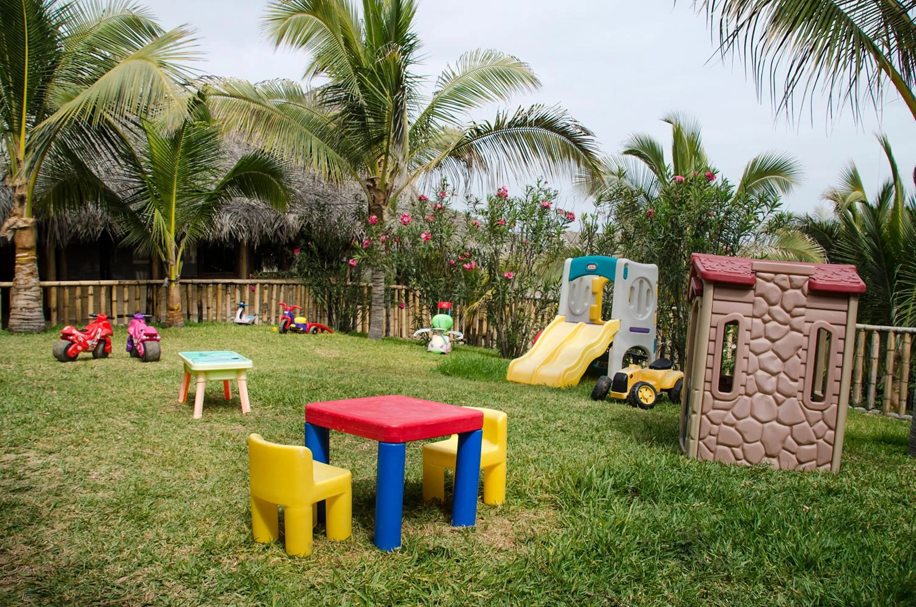 Garden in Las Cabañas de Antica