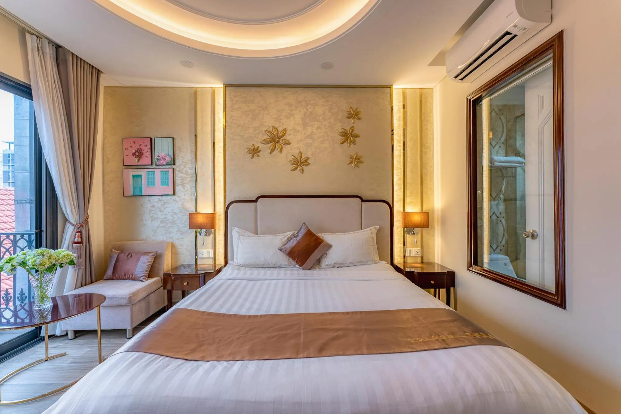 Bed in Golden Tree Hotel & Apartment