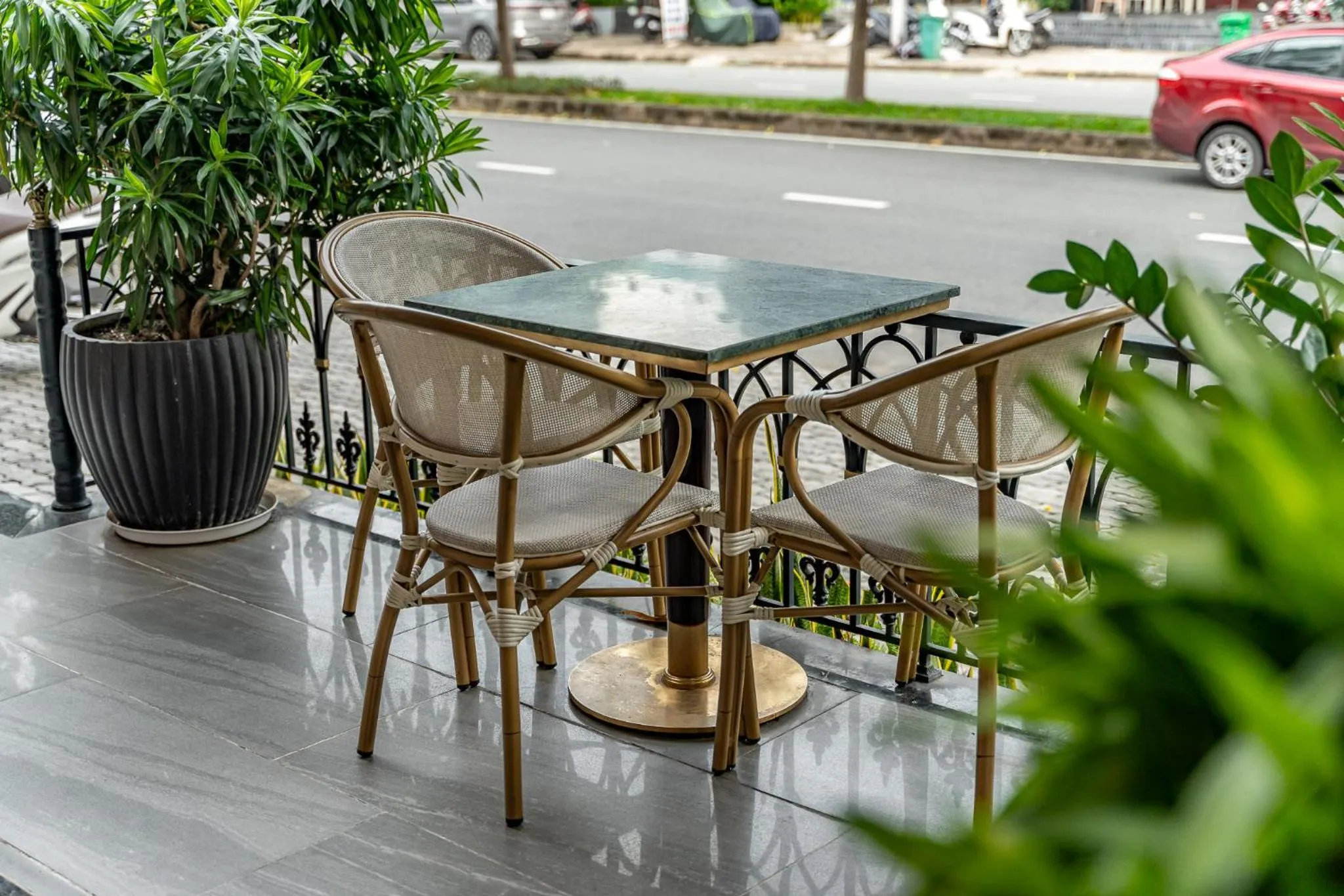 Seating area in Golden Tree Hotel & Apartment