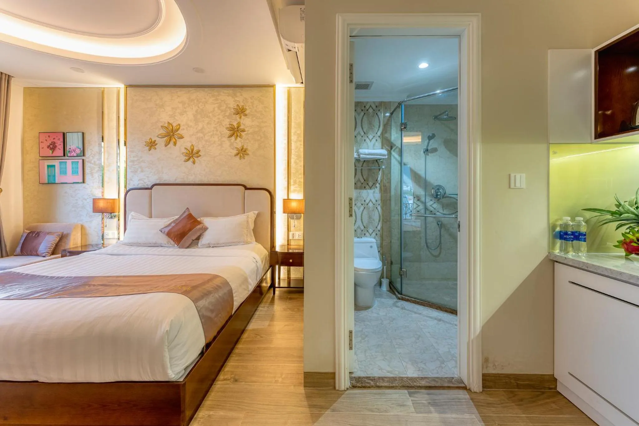 Photo of the whole room, Bed in Golden Tree Hotel & Apartment