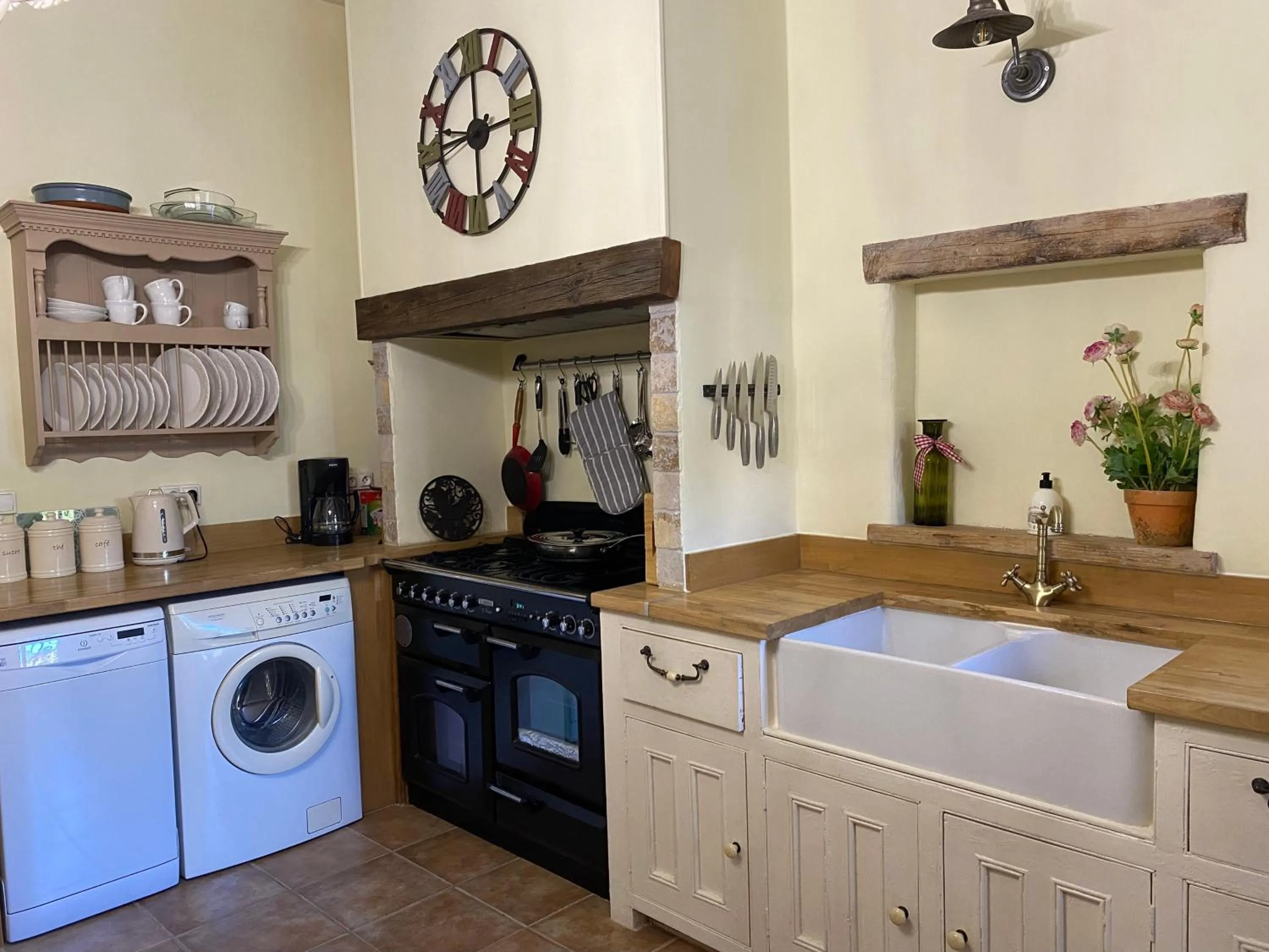 Kitchen or kitchenette in Sainte-Hélène Chambres d'Hôtes & Appartement