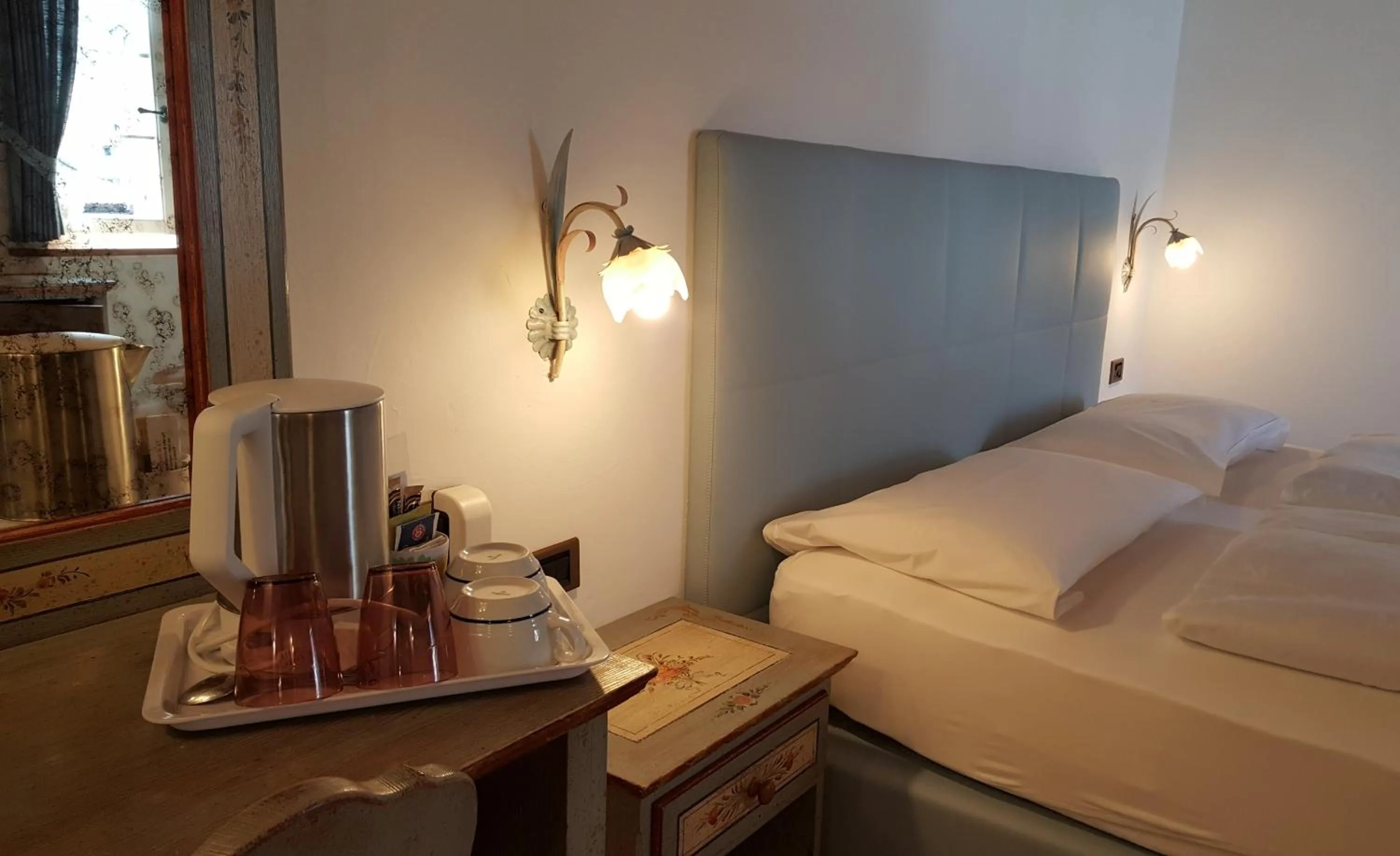 Coffee/tea facilities, Bed in Garnì Stella Alpina