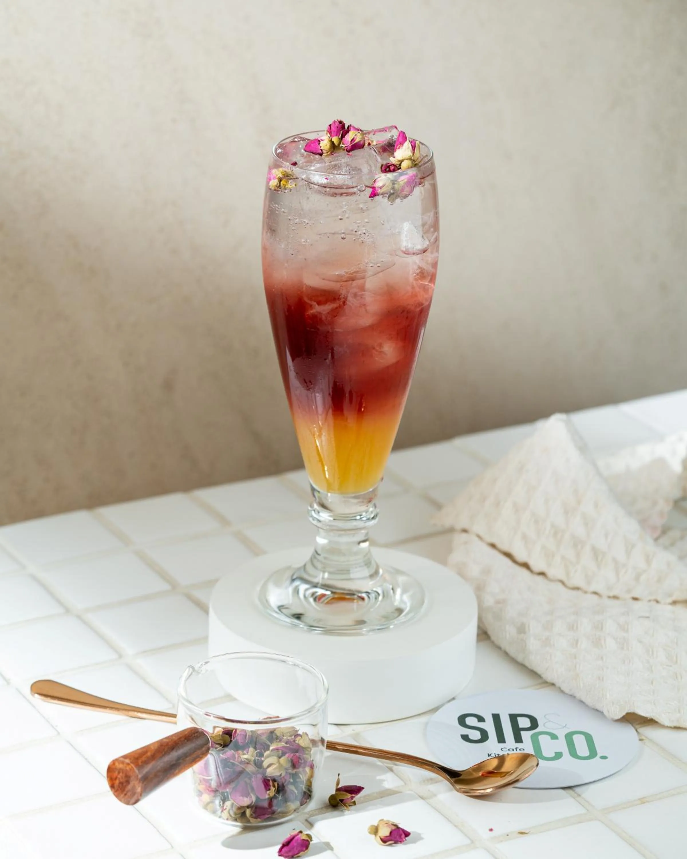 Food and drinks in Sindhorn Midtown Hotel Bangkok, Vignette Collection by IHG