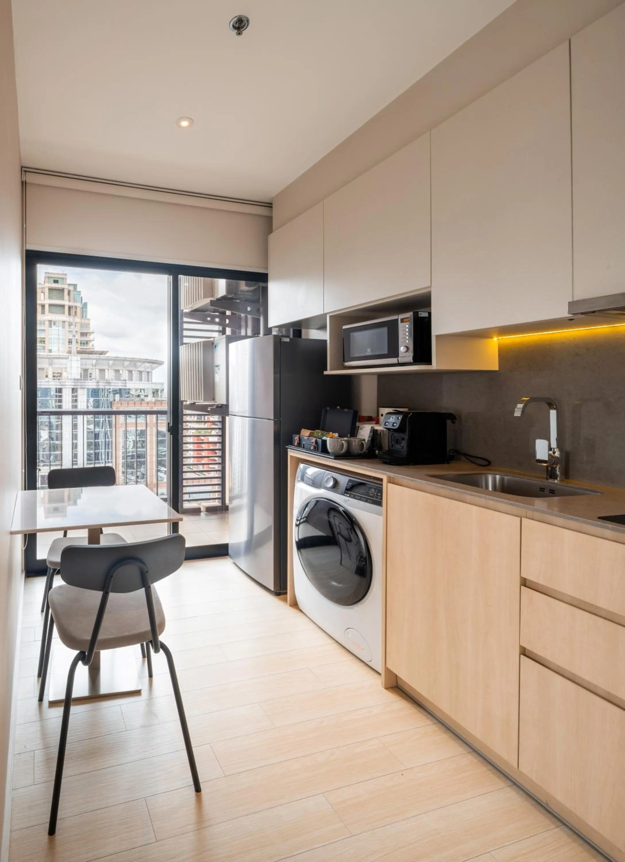 Kitchen or kitchenette in Sindhorn Midtown Hotel Bangkok, Vignette Collection by IHG