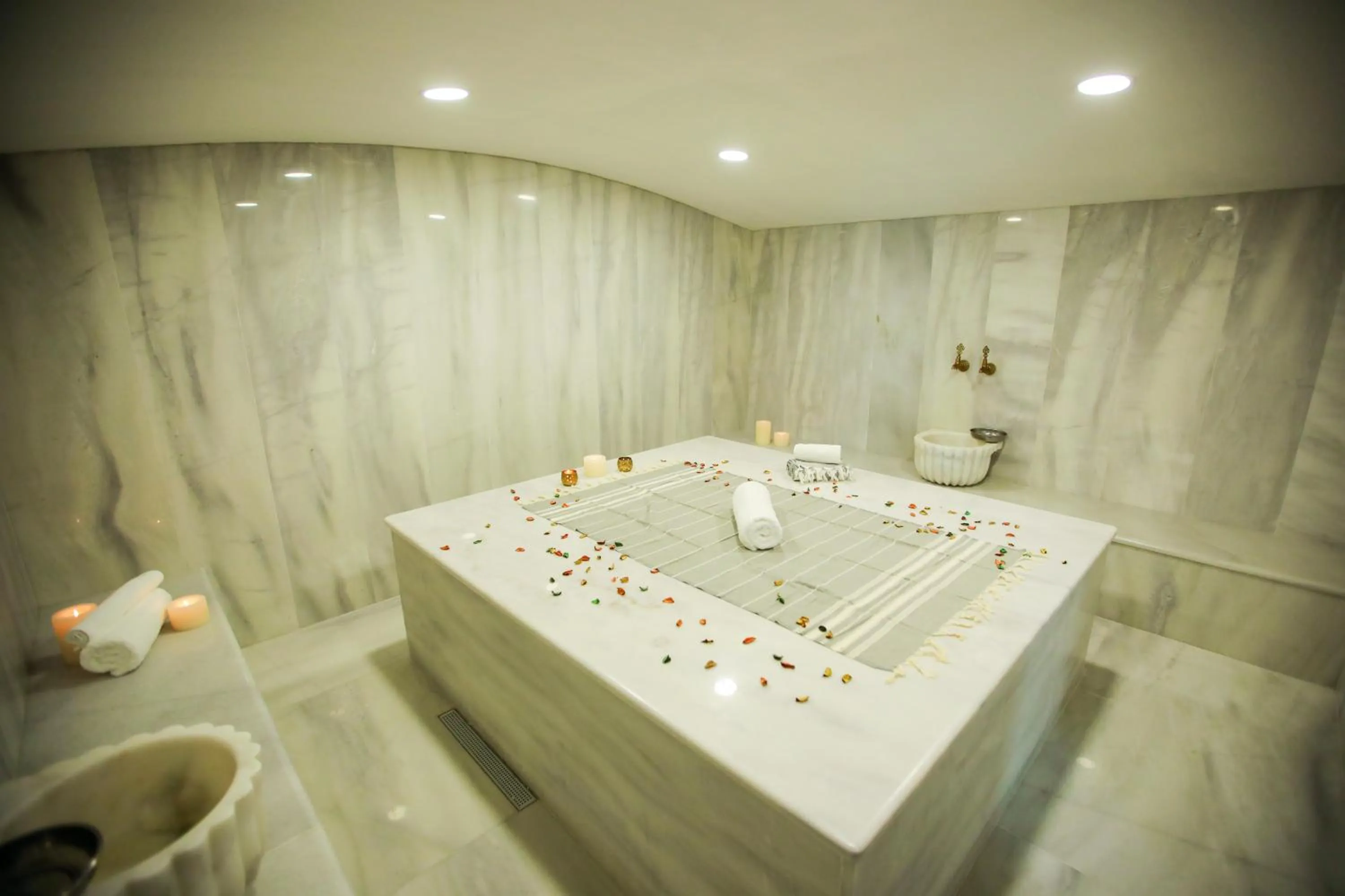 Sauna in Crystal Hotel & SPA