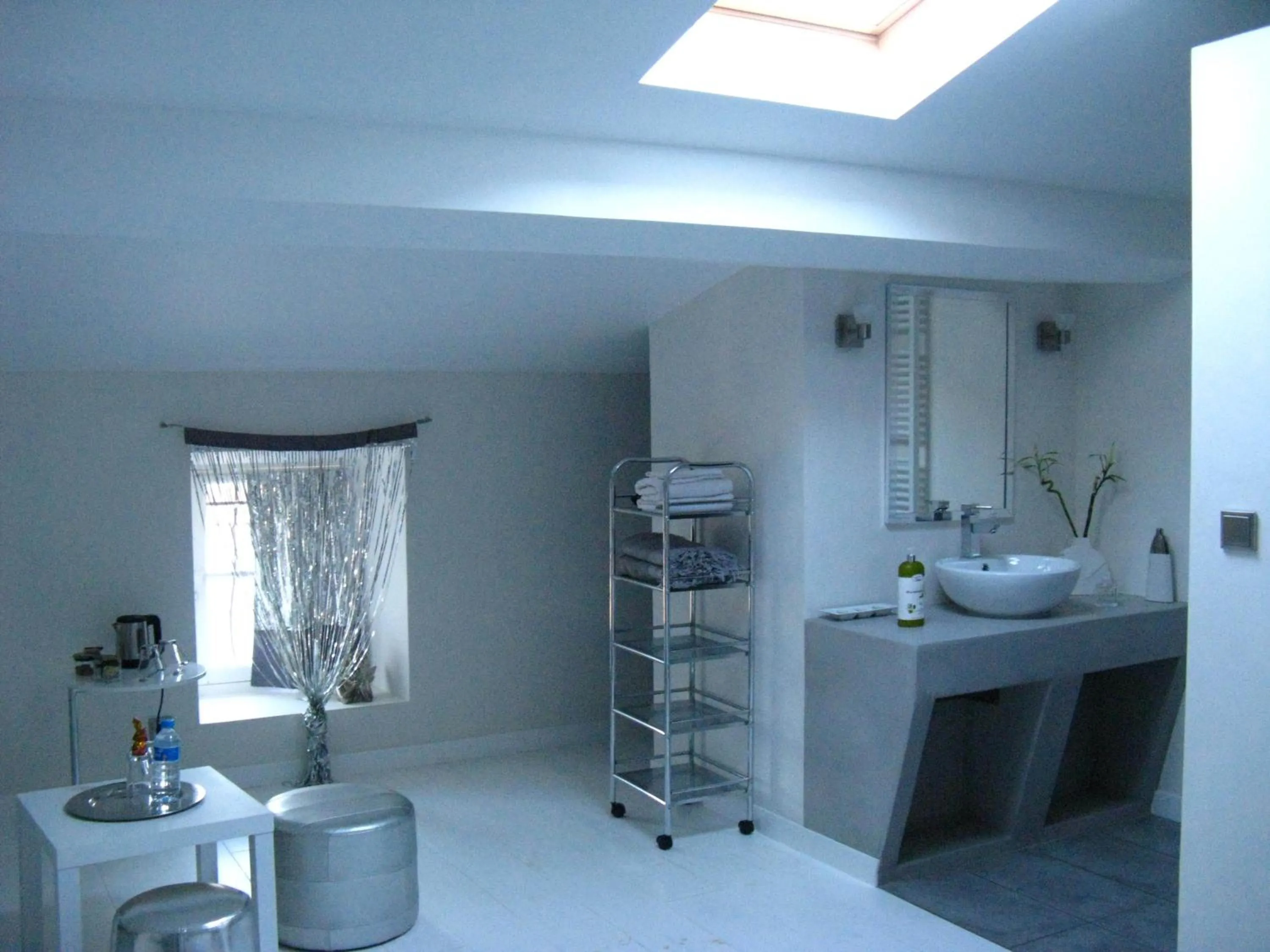 Decorative detail in Aux Anges Gardiens