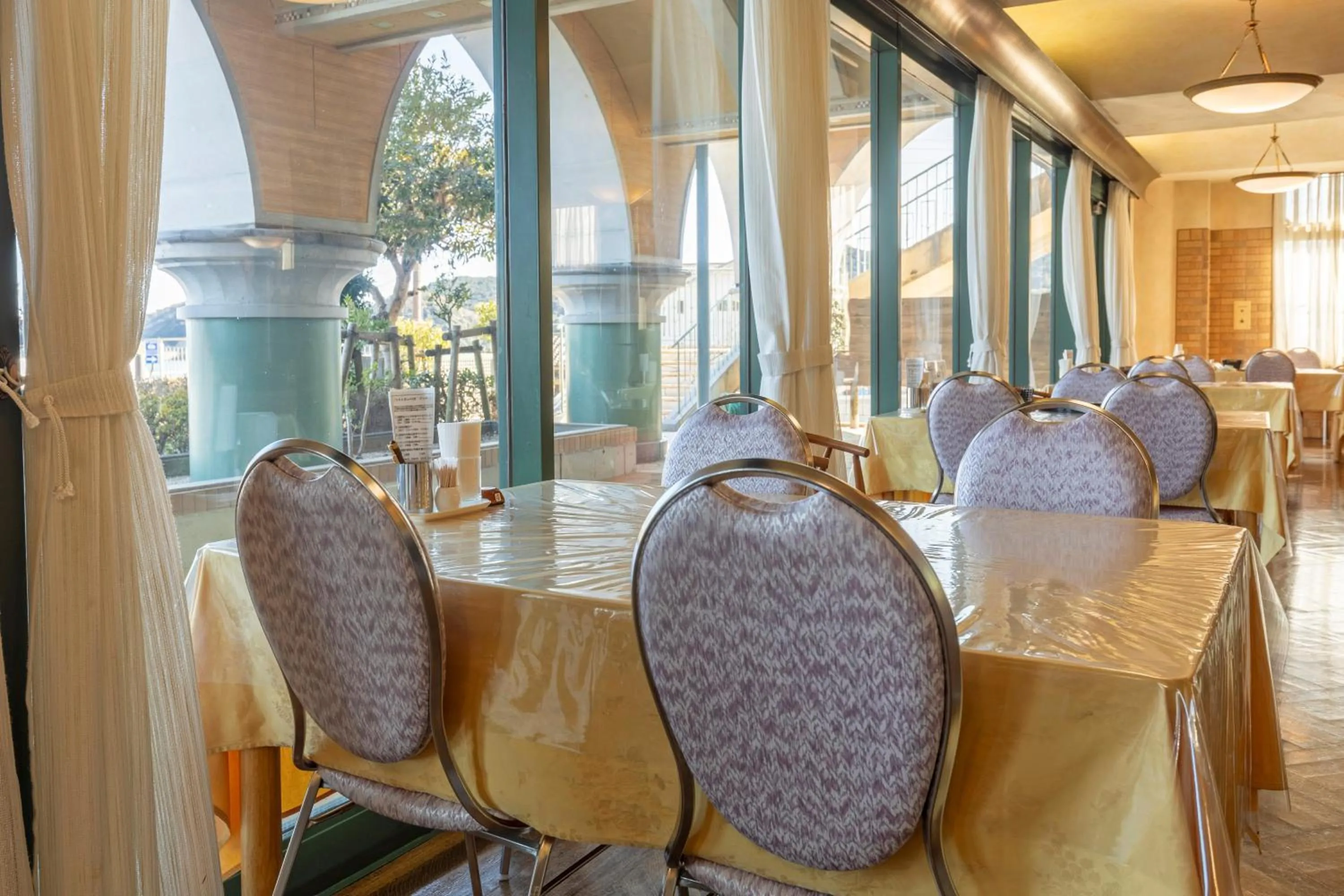 Restaurant/places to eat in Hotel Riviera Shishikui