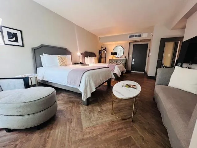 Bed in Hollywood Hotel