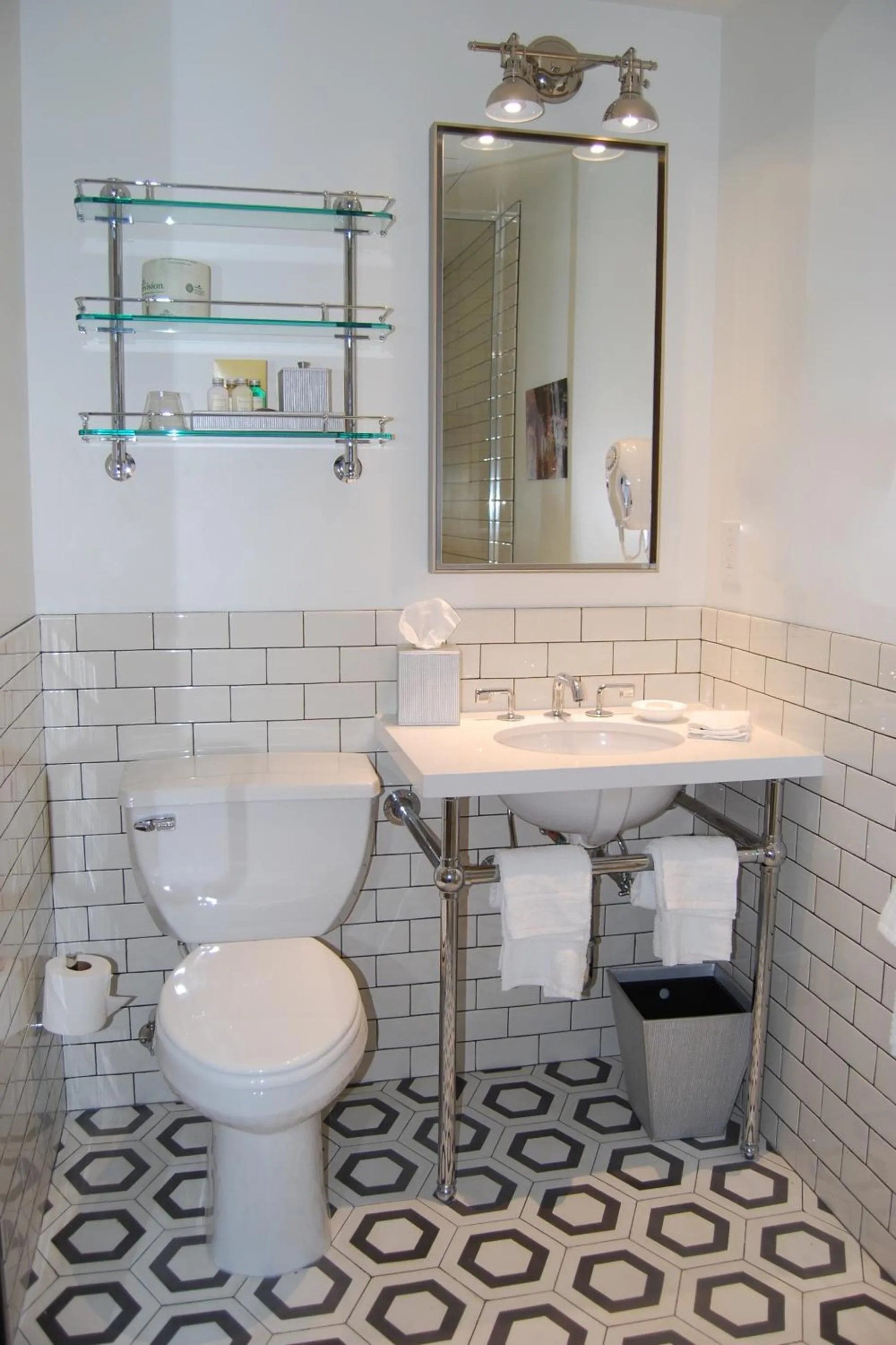 Bathroom in Hollywood Hotel