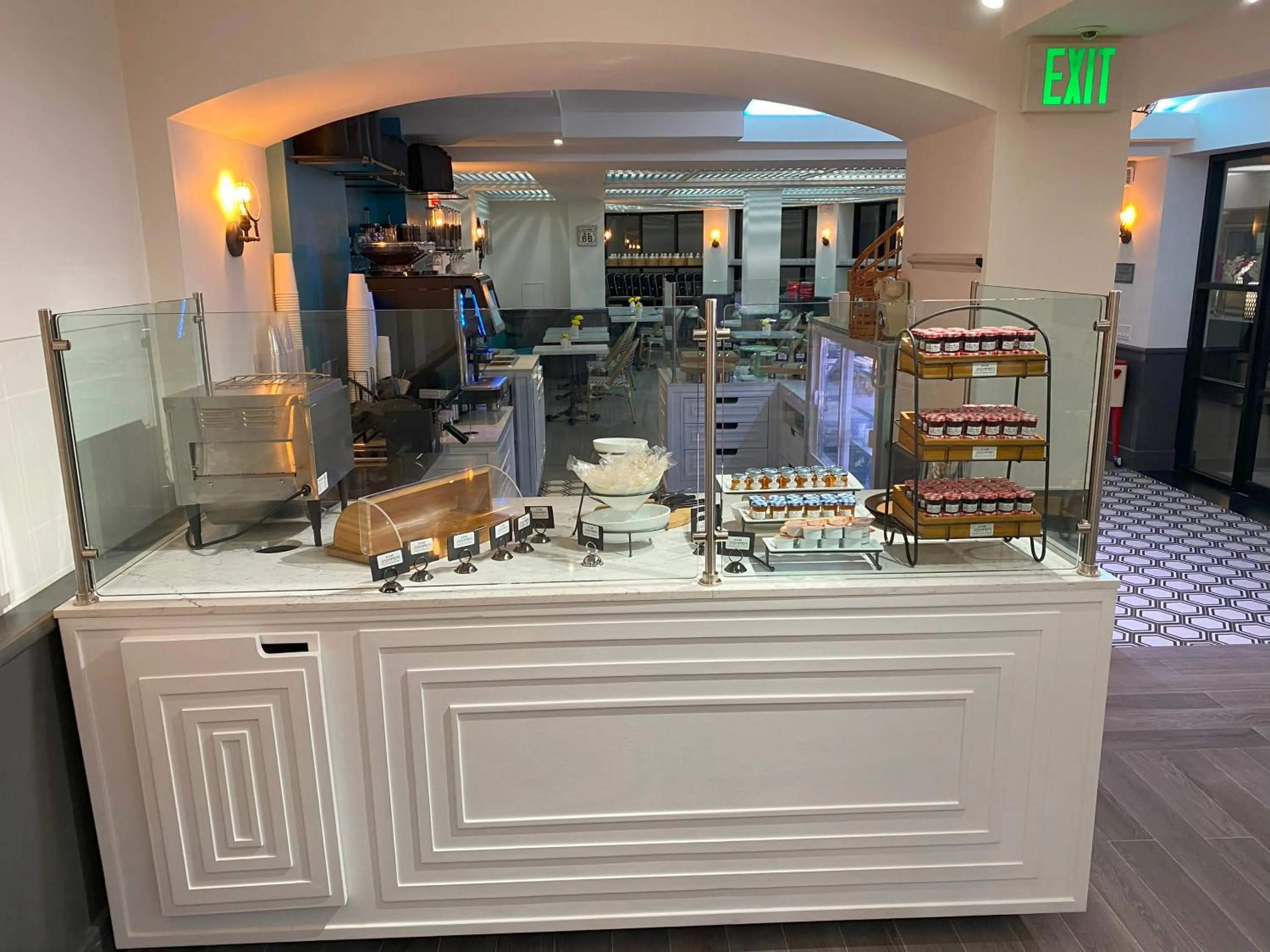 Restaurant/places to eat in Hollywood Hotel