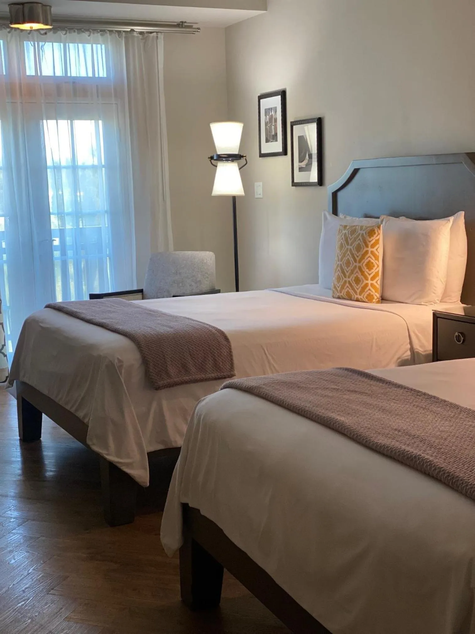 Bed in Hollywood Hotel