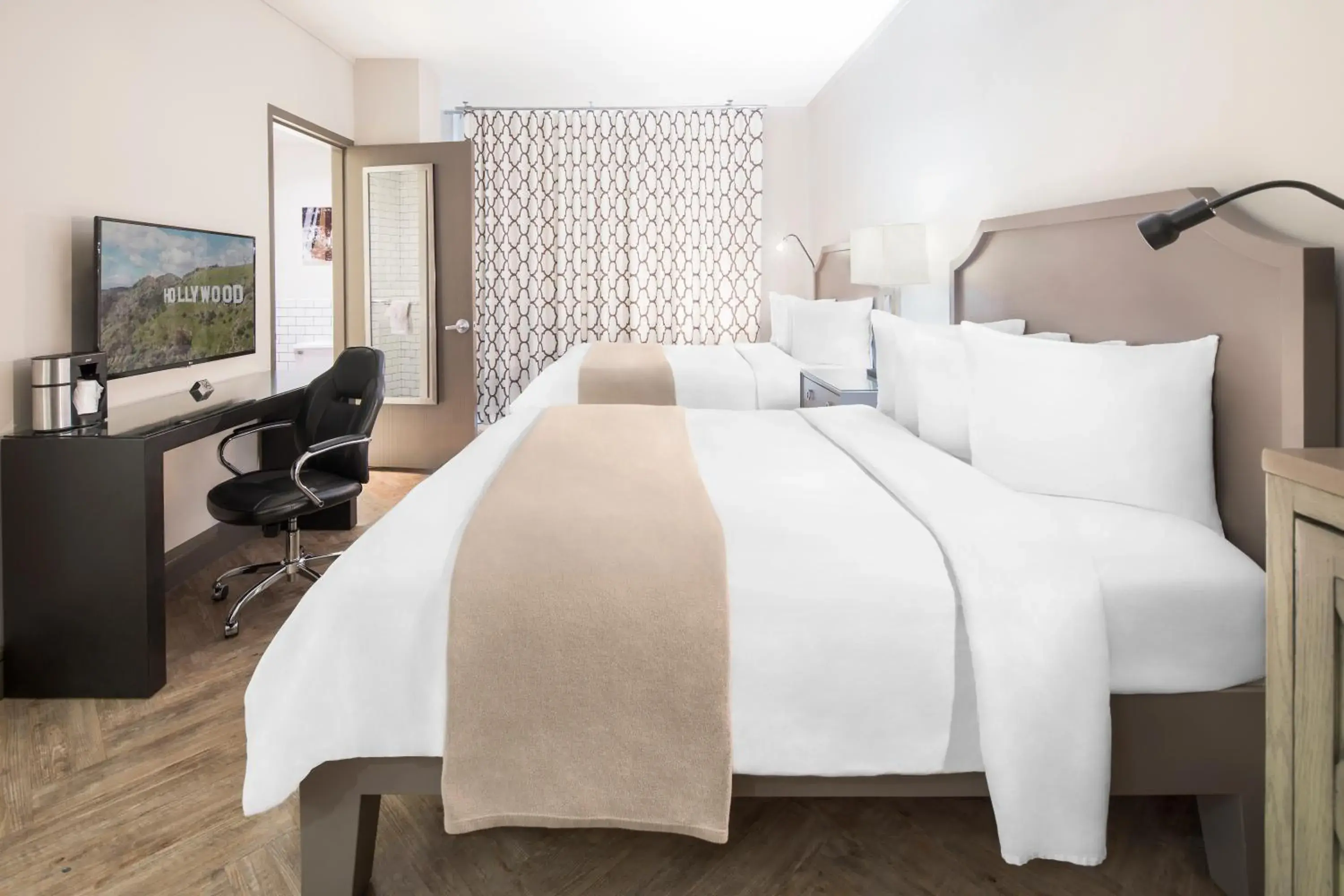 Queen Room with Two Queen Beds in Hollywood Hotel Queen Room with Two Queen Beds in Hollywood Hotel